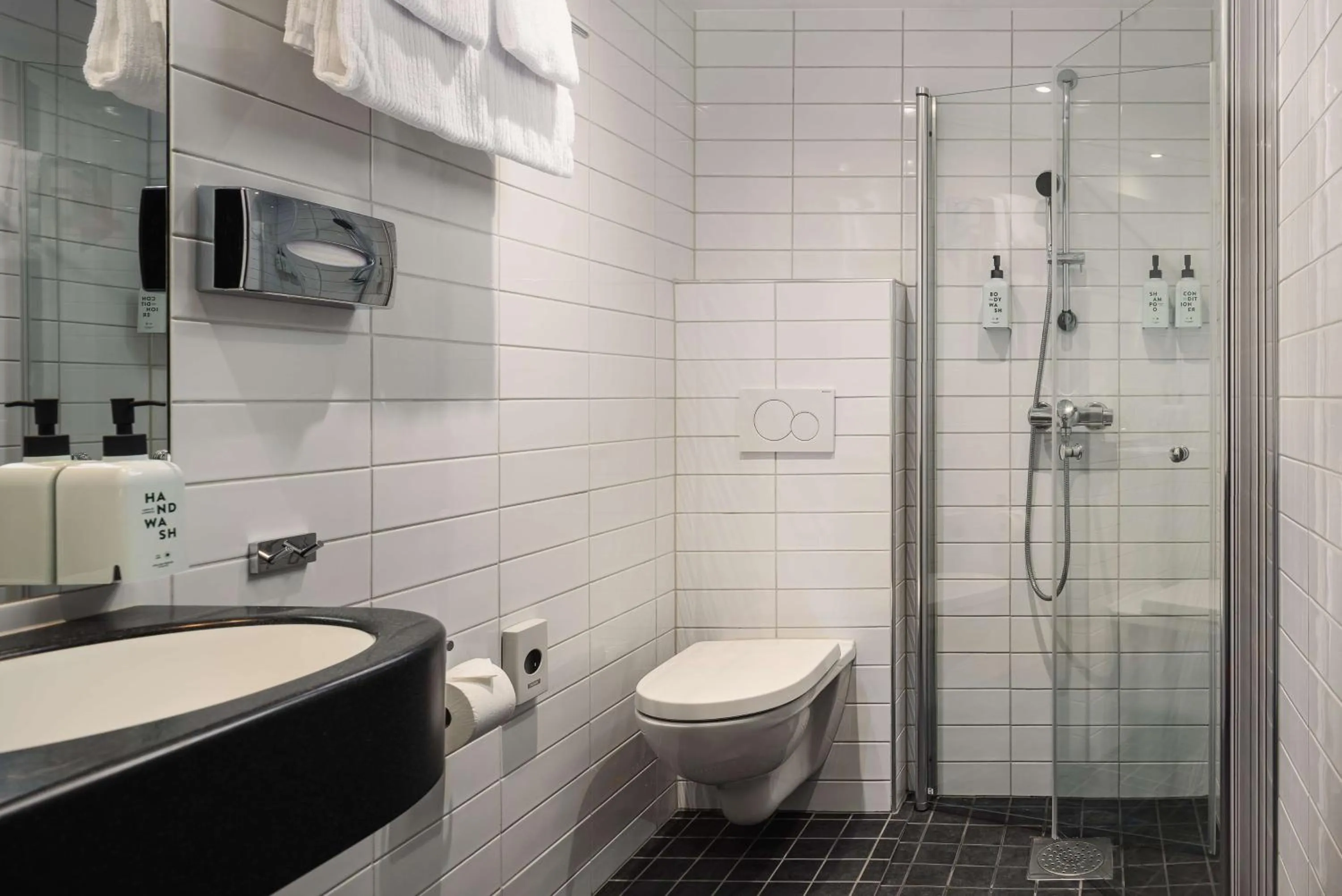 Bathroom in Scandic Holberg