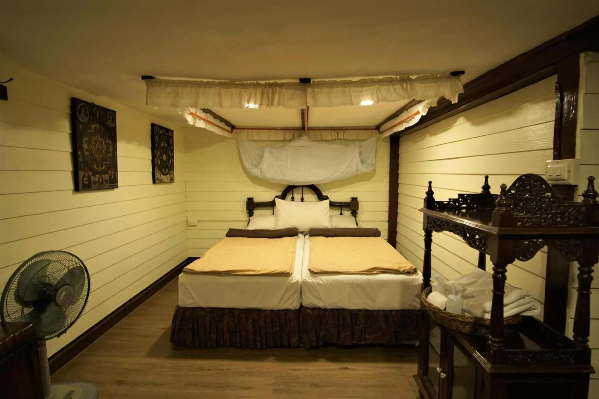 Bedroom, Bed in Gap's house