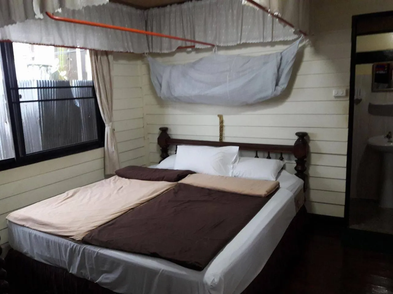 Bedroom, Bed in Gap's house