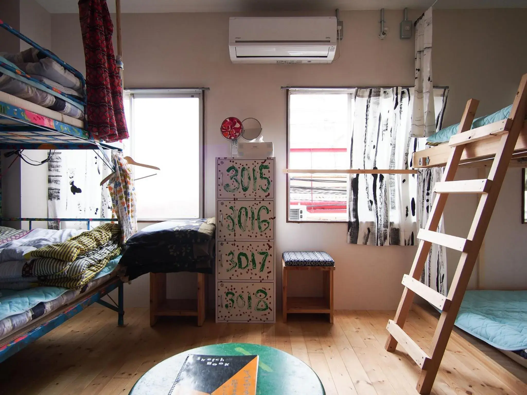 Bunk Bed in Mixed Dormitory Room in Kamagasaki University of the Arts Cafe Garden Guest House aka Cocoroom Bunk Bed in Mixed Dormitory Room in Kamagasaki University of the Arts Cafe Garden Guest House aka Cocoroom