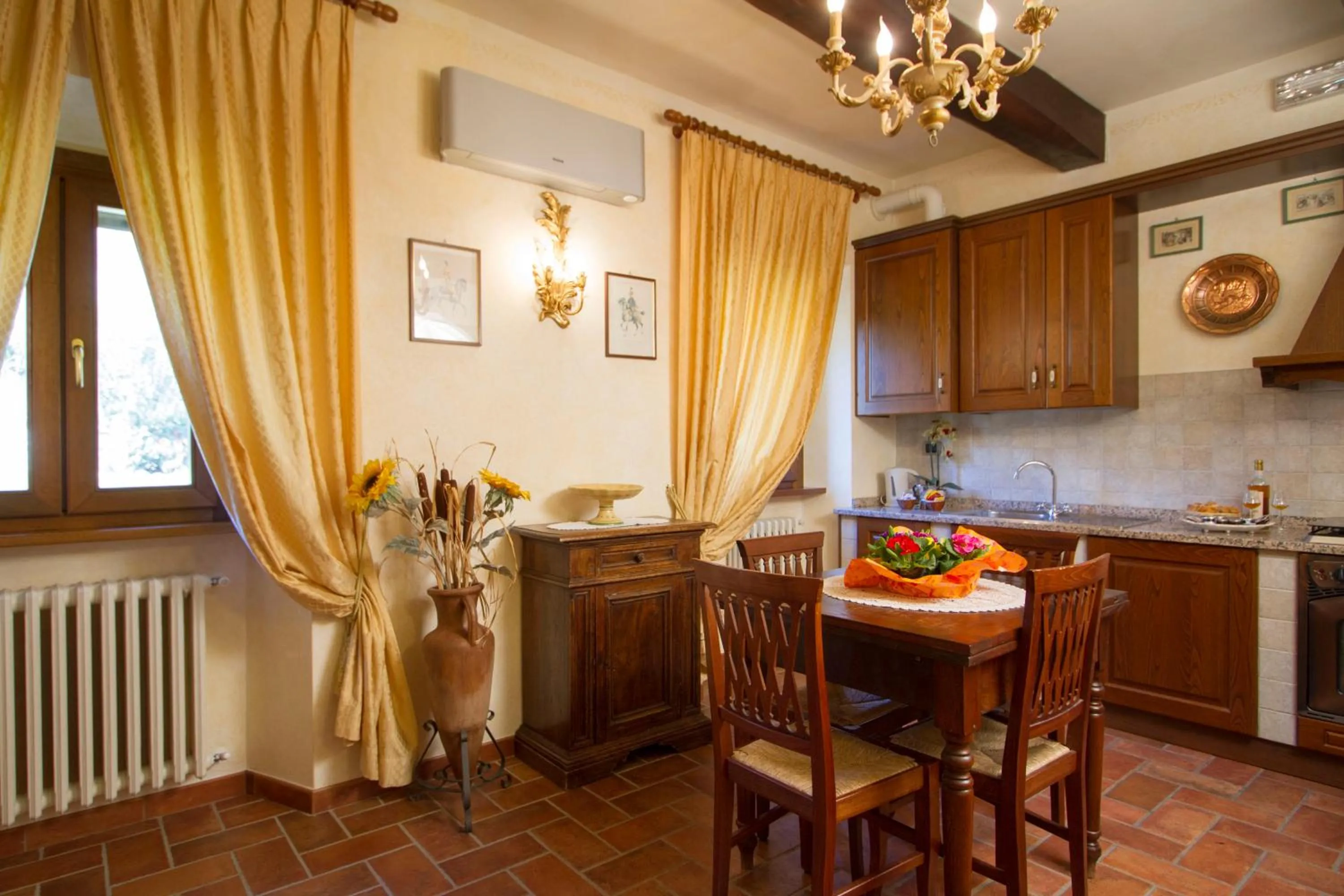 Dining area in Rocca Di Pierle, Agriturismo di Charme - Cortona