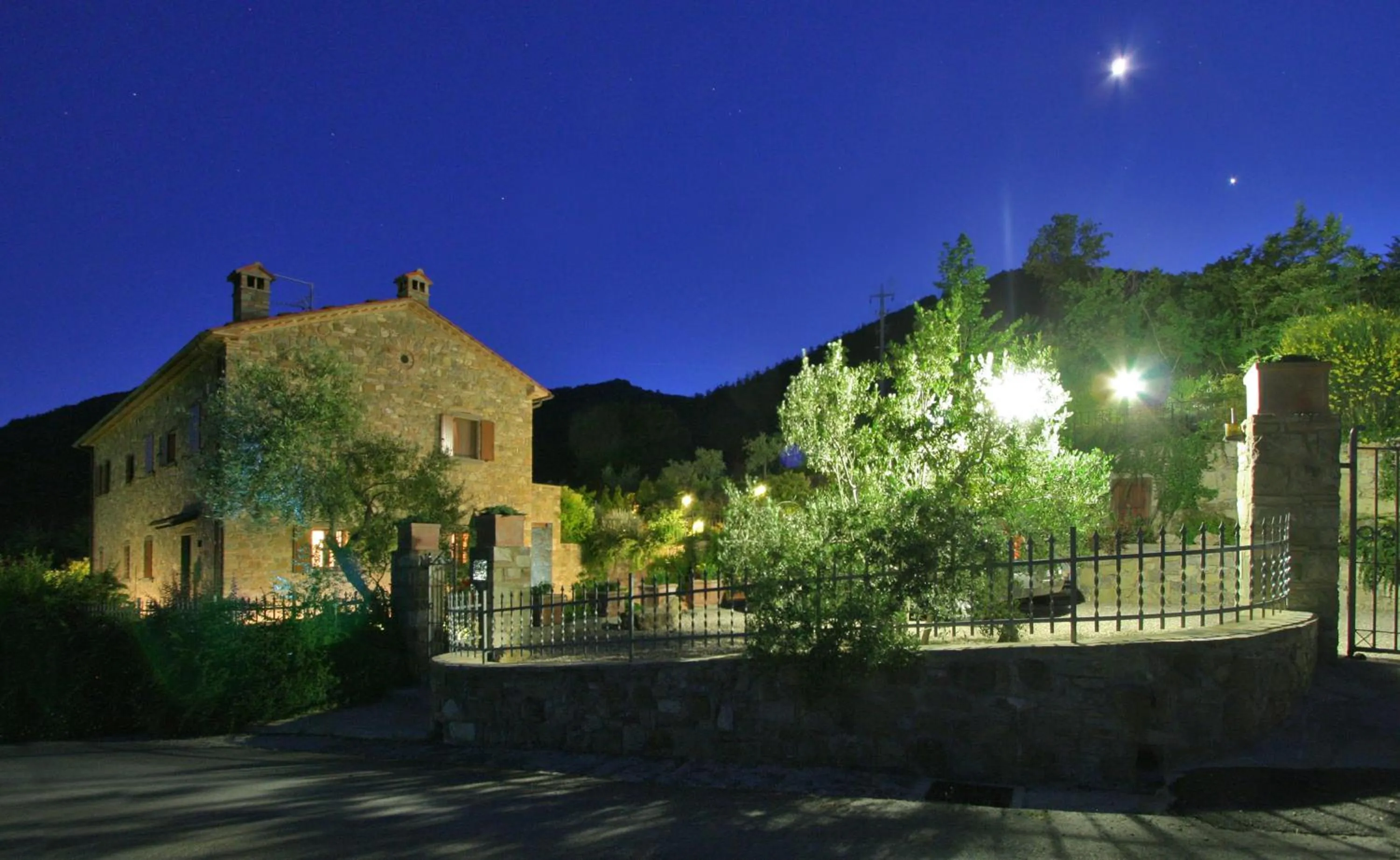 Facade/entrance in Rocca Di Pierle, Agriturismo di Charme - Cortona