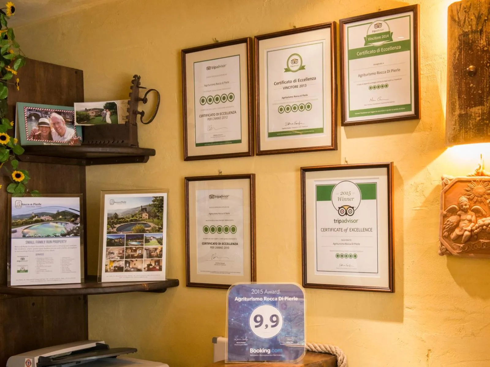 Logo/Certificate/Sign in Rocca Di Pierle, Agriturismo di Charme - Cortona