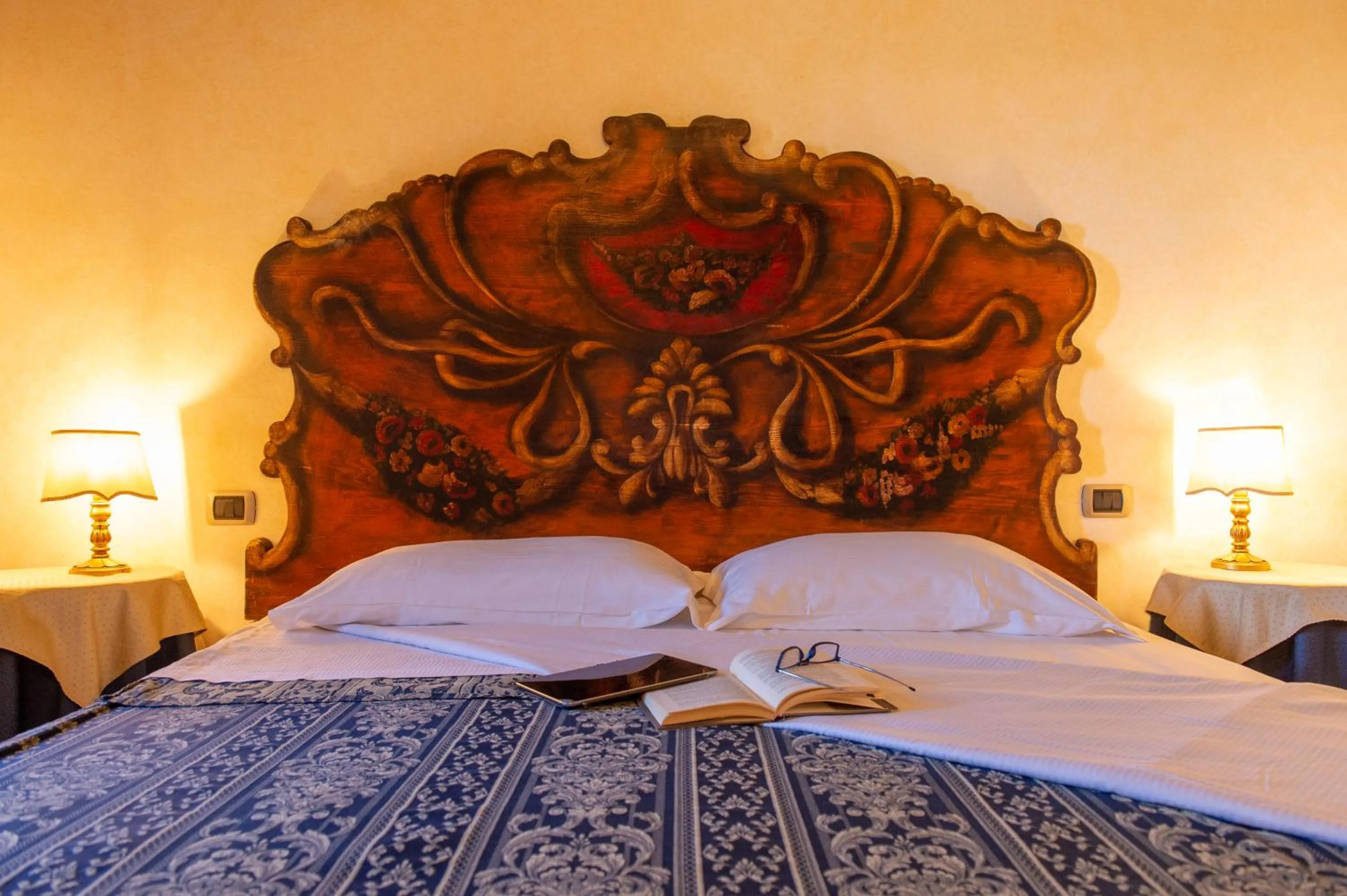 Bed in Rocca Di Pierle, Agriturismo di Charme - Cortona