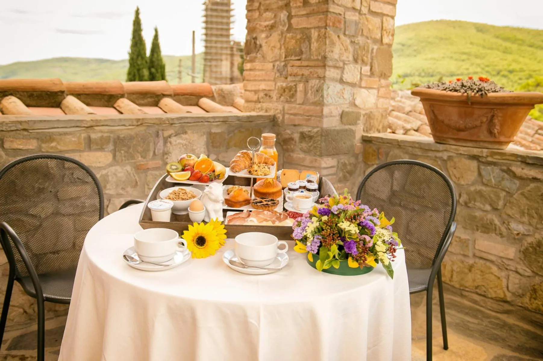 Breakfast in Rocca Di Pierle, Agriturismo di Charme - Cortona