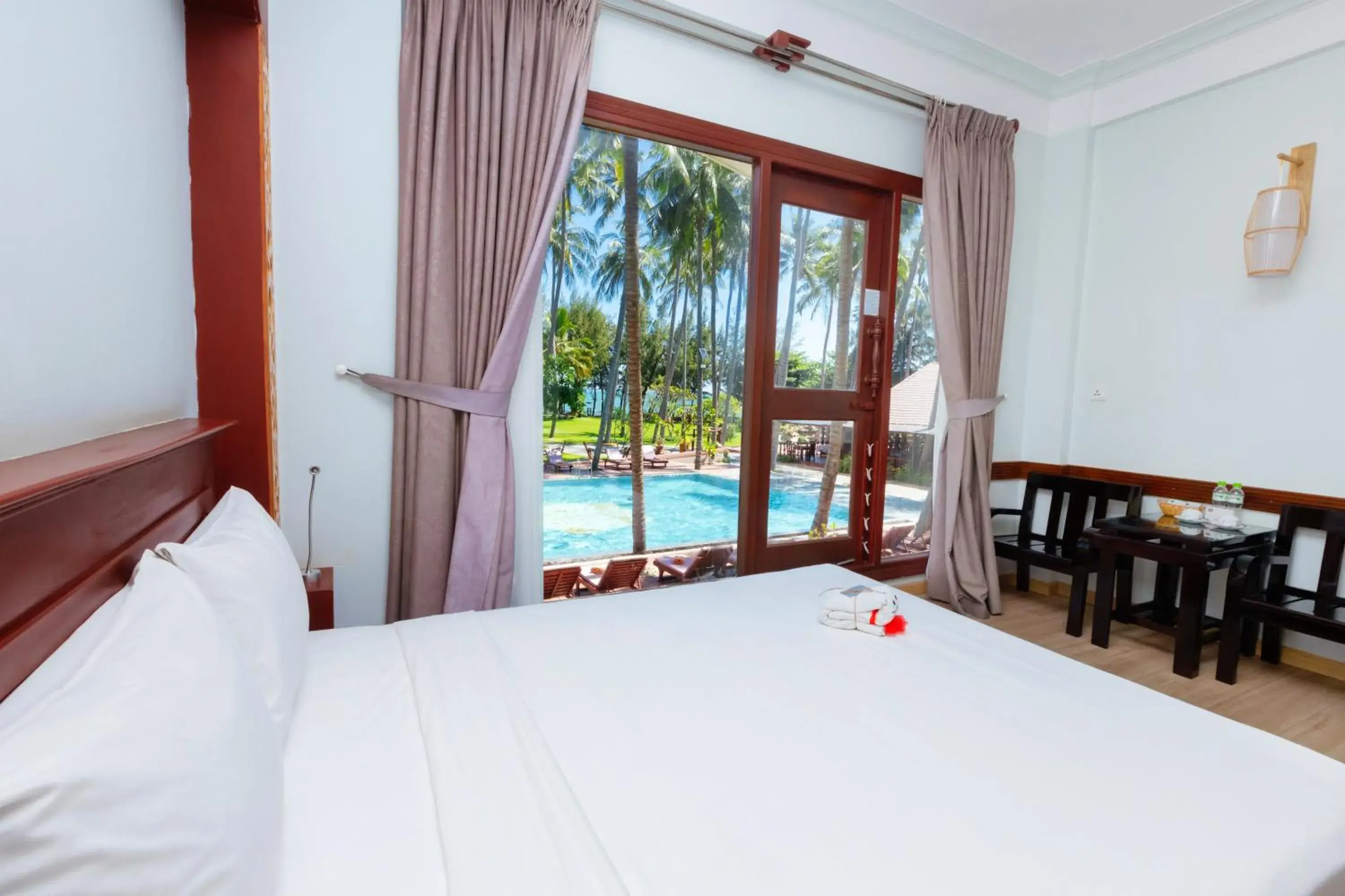 Superior Double or Twin Room with Pool View in Ca Ty Mui ne Beach Resort & Spa Superior Double or Twin Room with Pool View in Ca Ty Mui ne Beach Resort & Spa