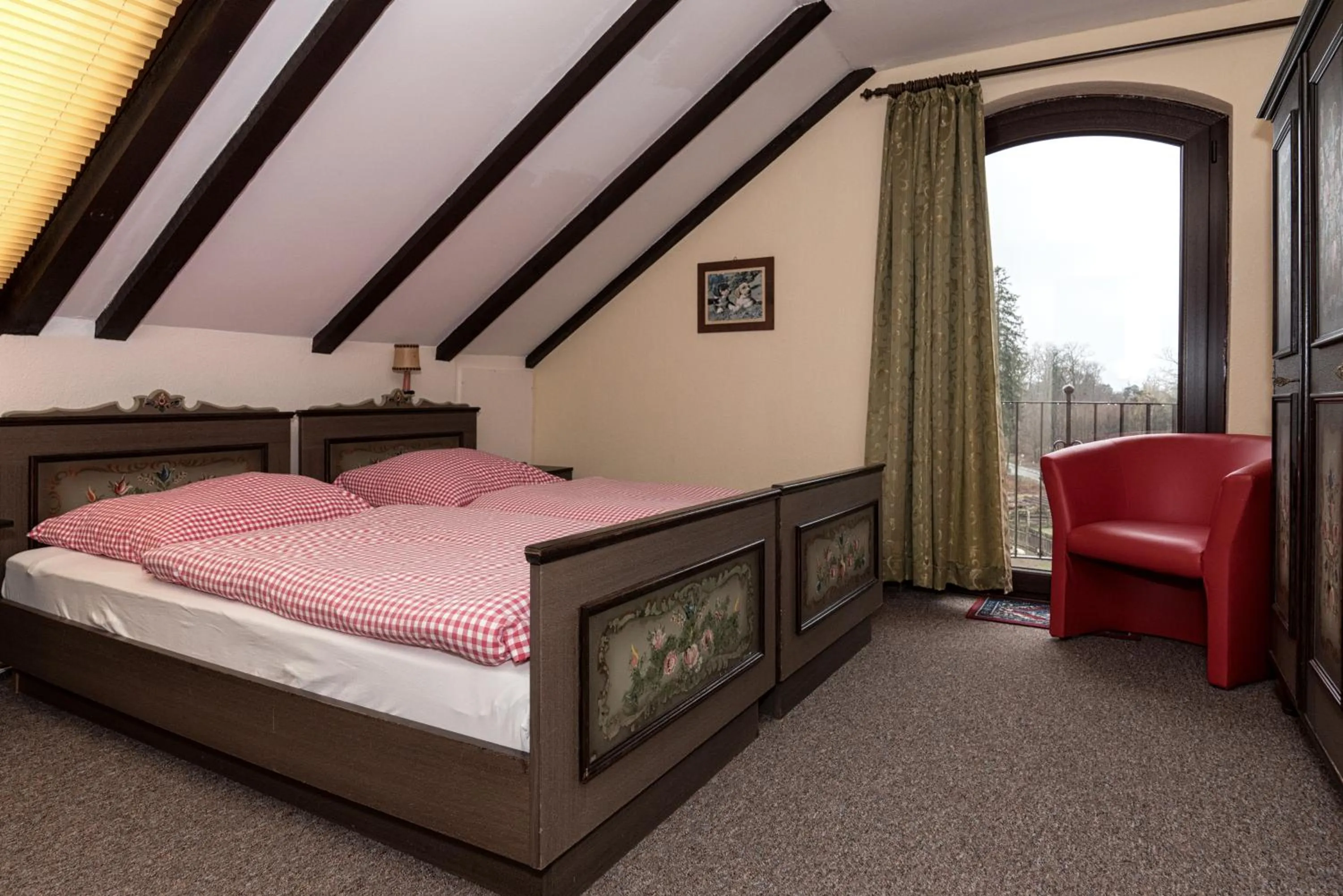 Bed in Hotel-Restaurant Johanniskreuz