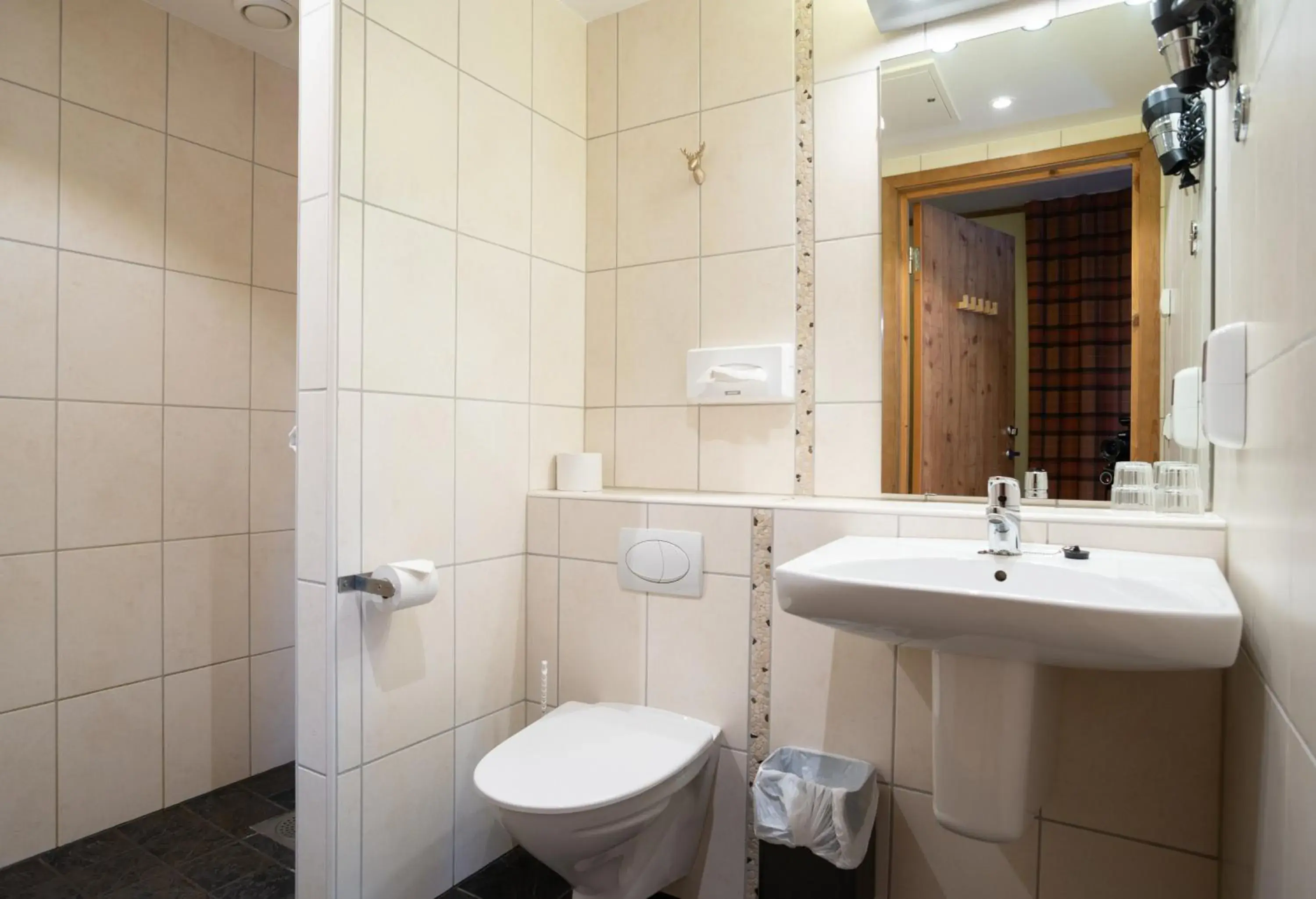 Twin or Triple Room with Balcony/Terrace - single occupancy in Flåmsbrygga Hotel Twin or Triple Room with Balcony/Terrace - single occupancy in Flåmsbrygga Hotel