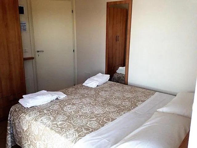 Photo of the whole room in Hotel Madrid