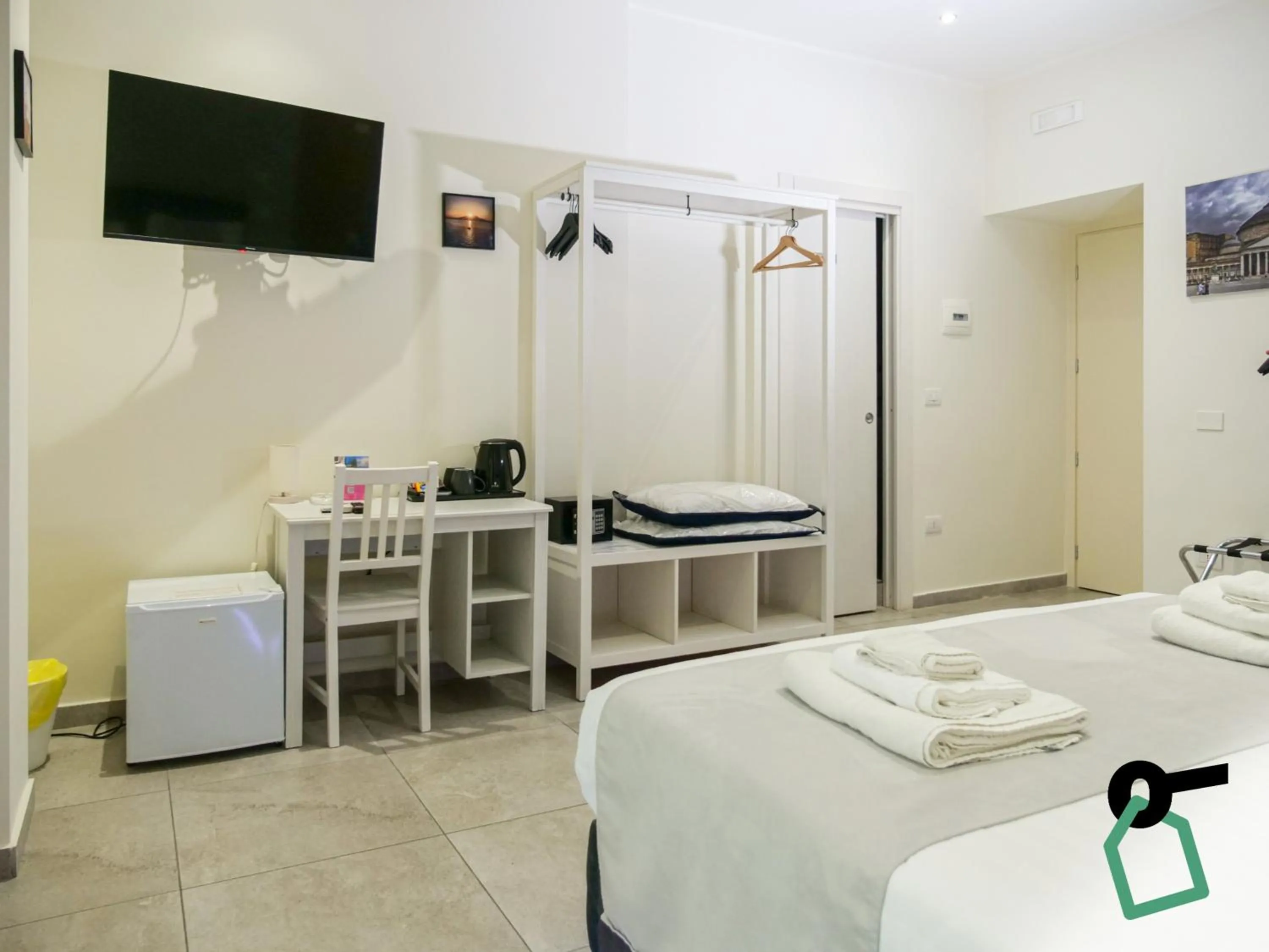 Bedroom, Bed in Hotiday Spaccanapoli I Borbone