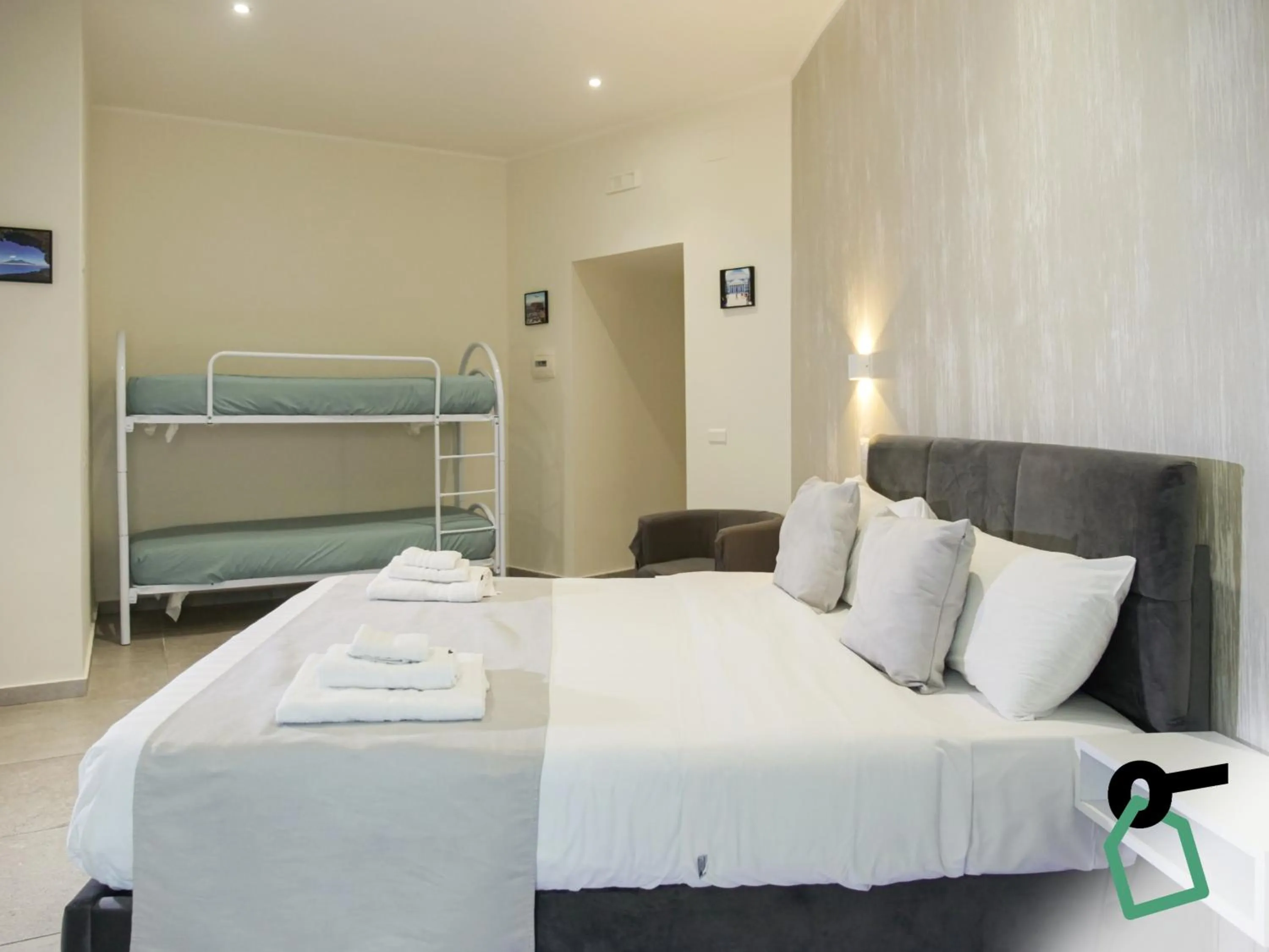 Bedroom, Bed in Hotiday Spaccanapoli I Borbone