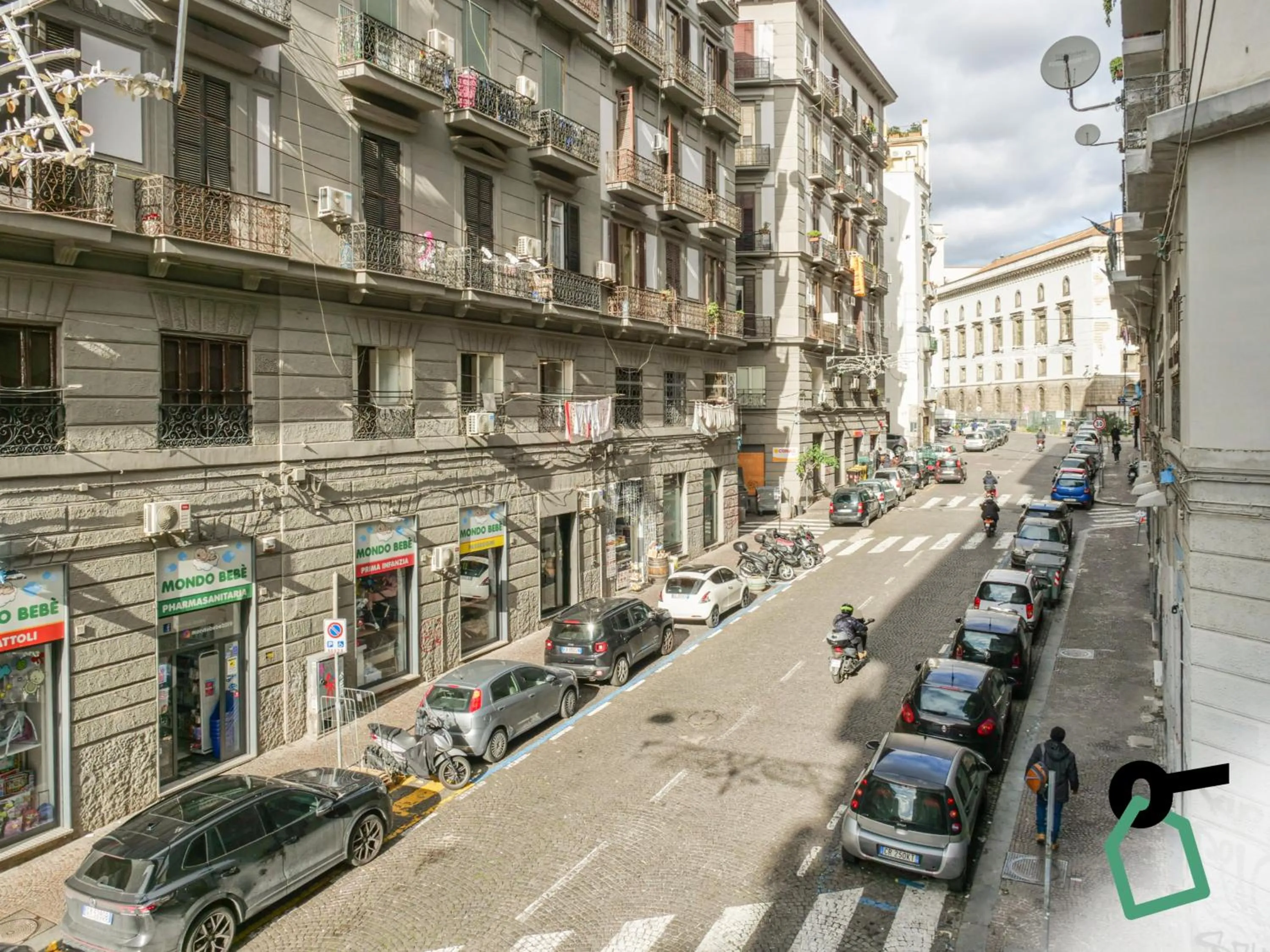 Street view in Hotiday Spaccanapoli I Borbone