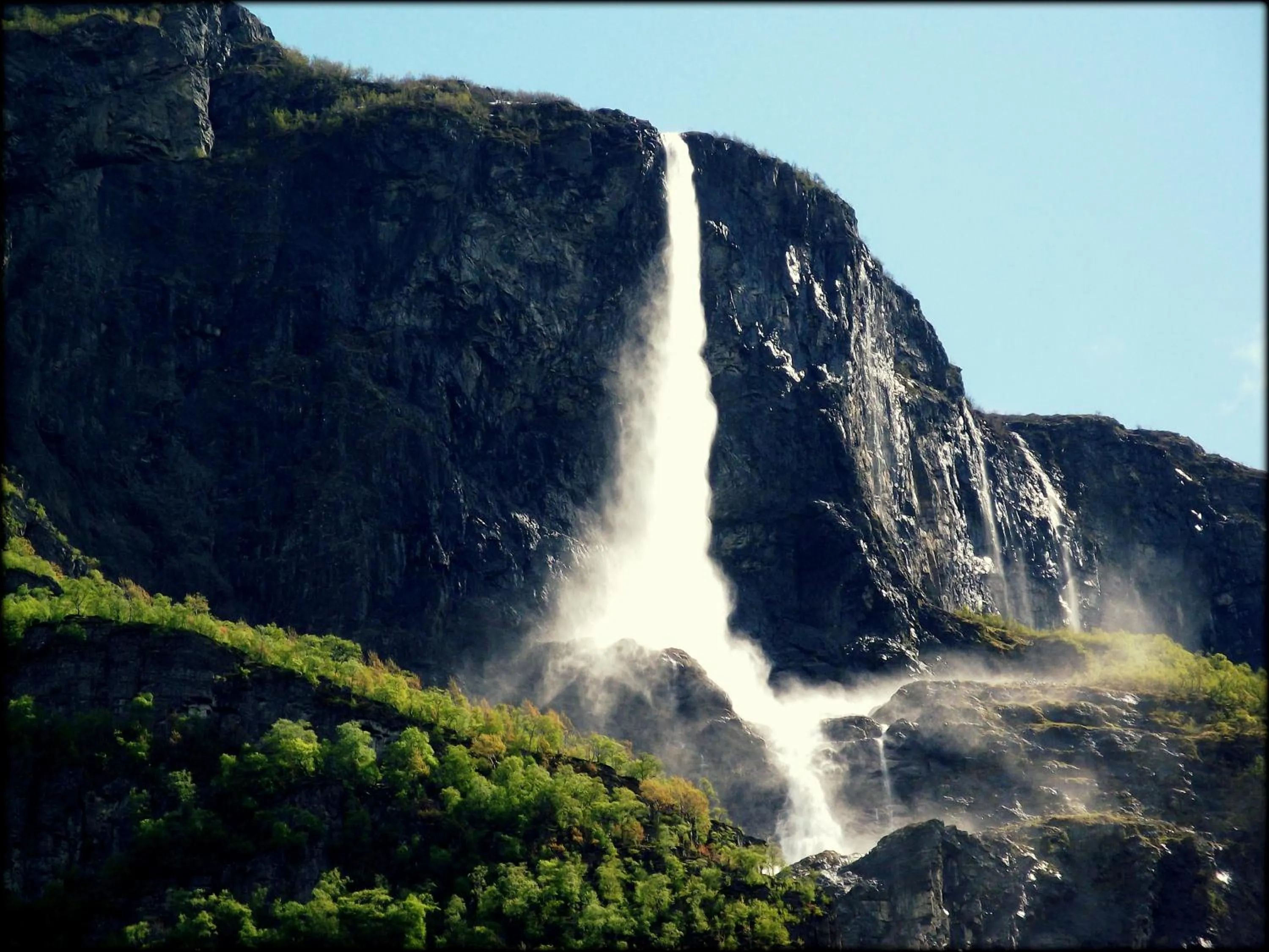Day in Gudvangen Fjordtell