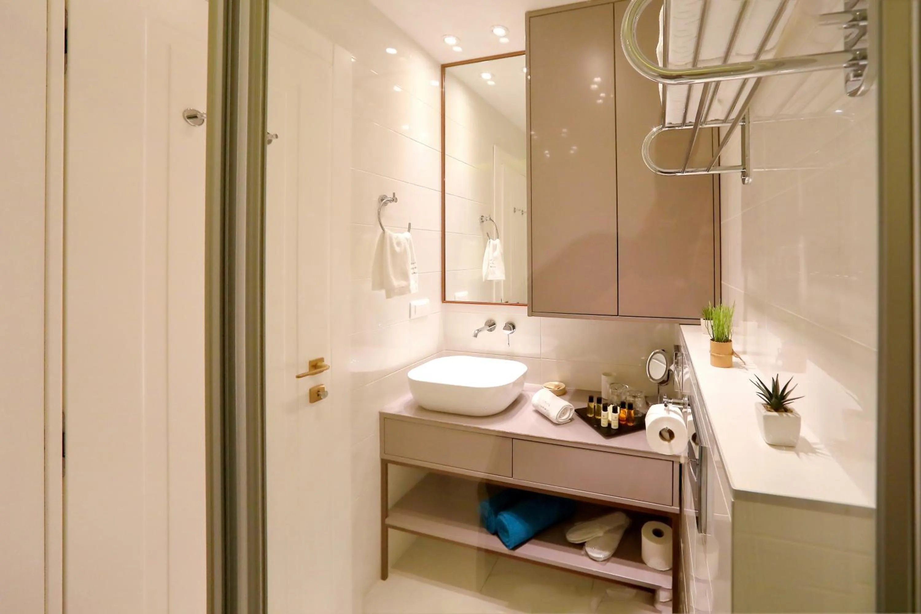 Bathroom in Luxury rooms Kadena