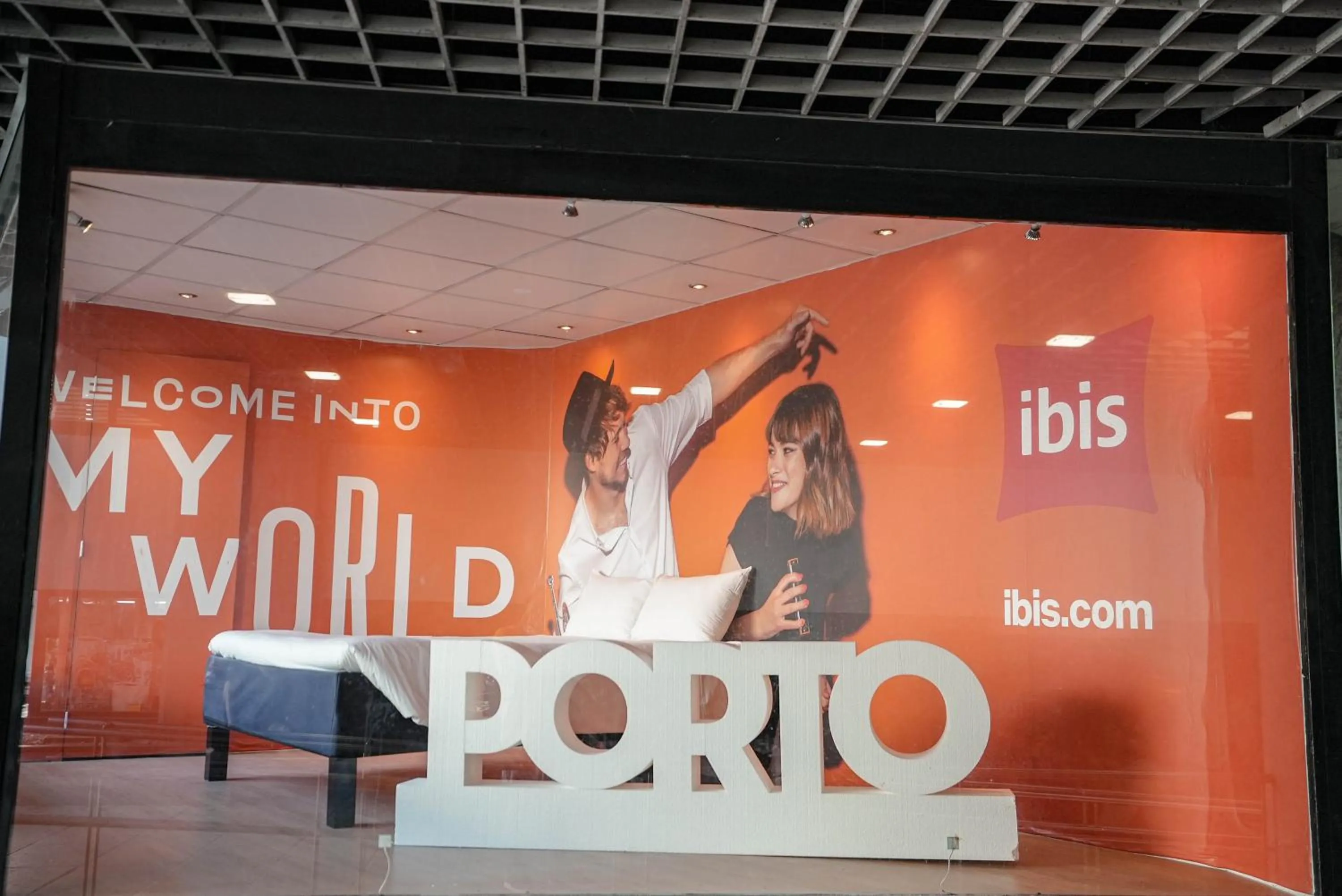 Facade/entrance in ibis Porto Centro São Bento