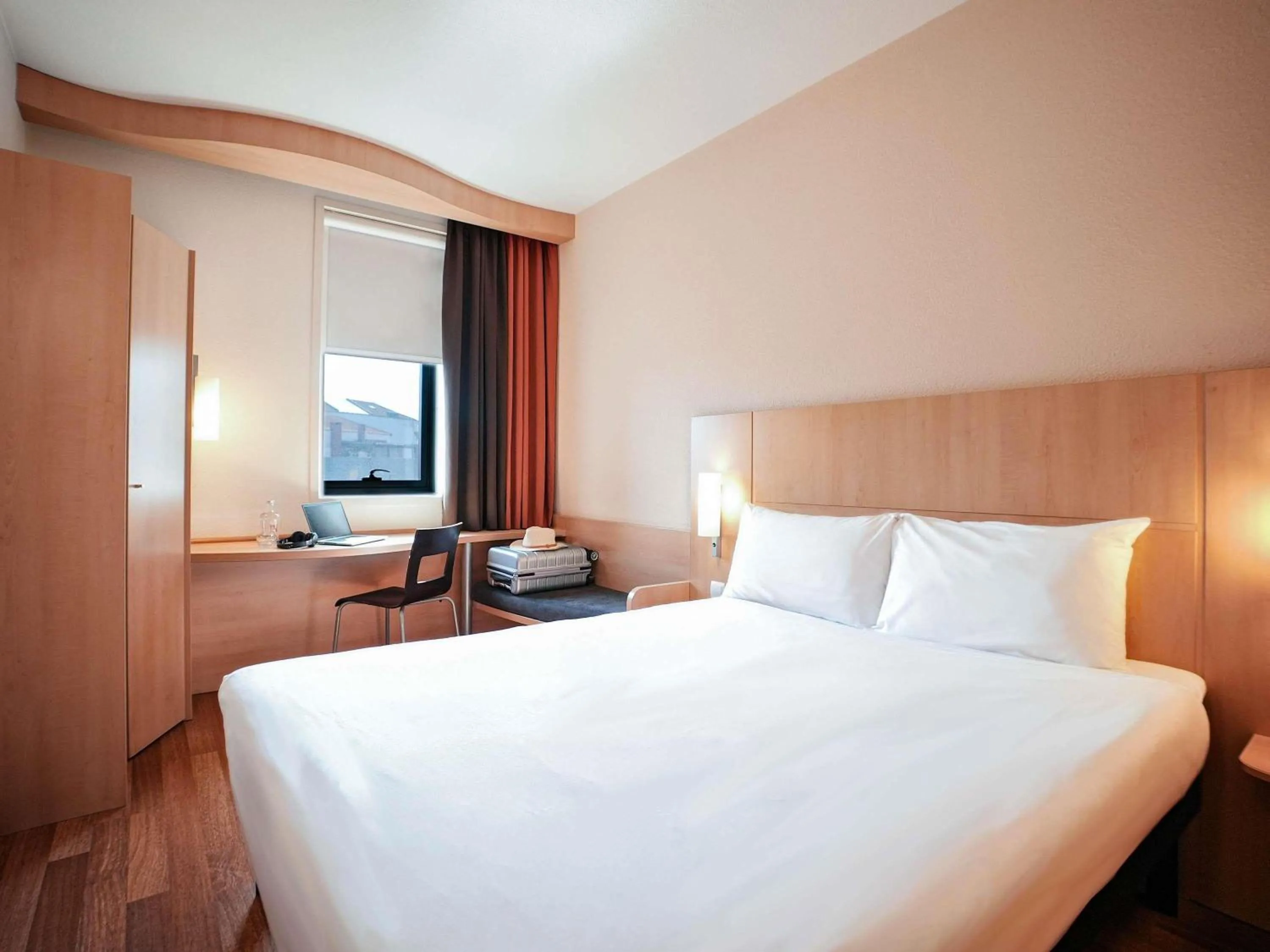 Bedroom, Bed in ibis Porto Centro São Bento