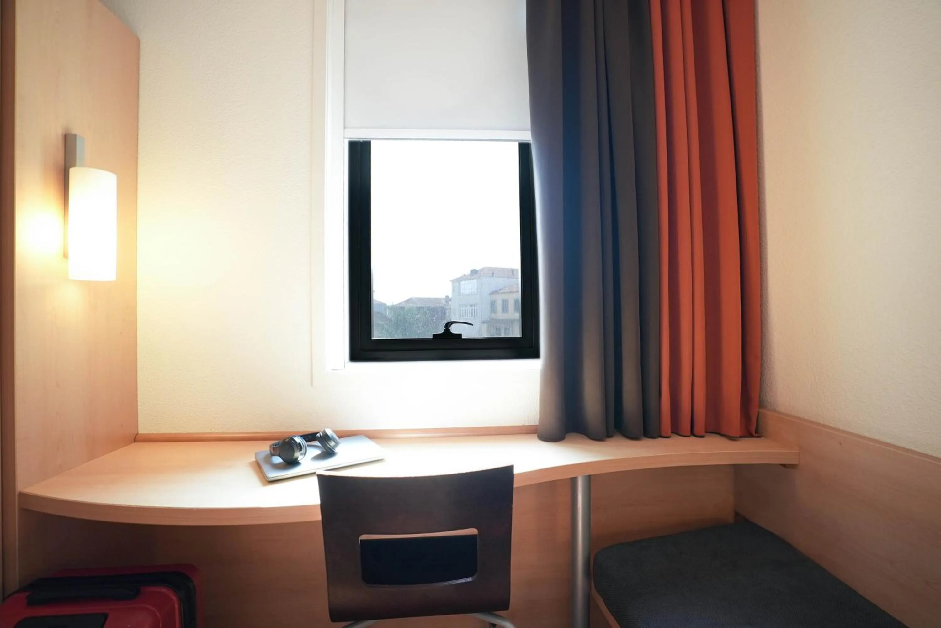 Bedroom in ibis Porto Centro São Bento