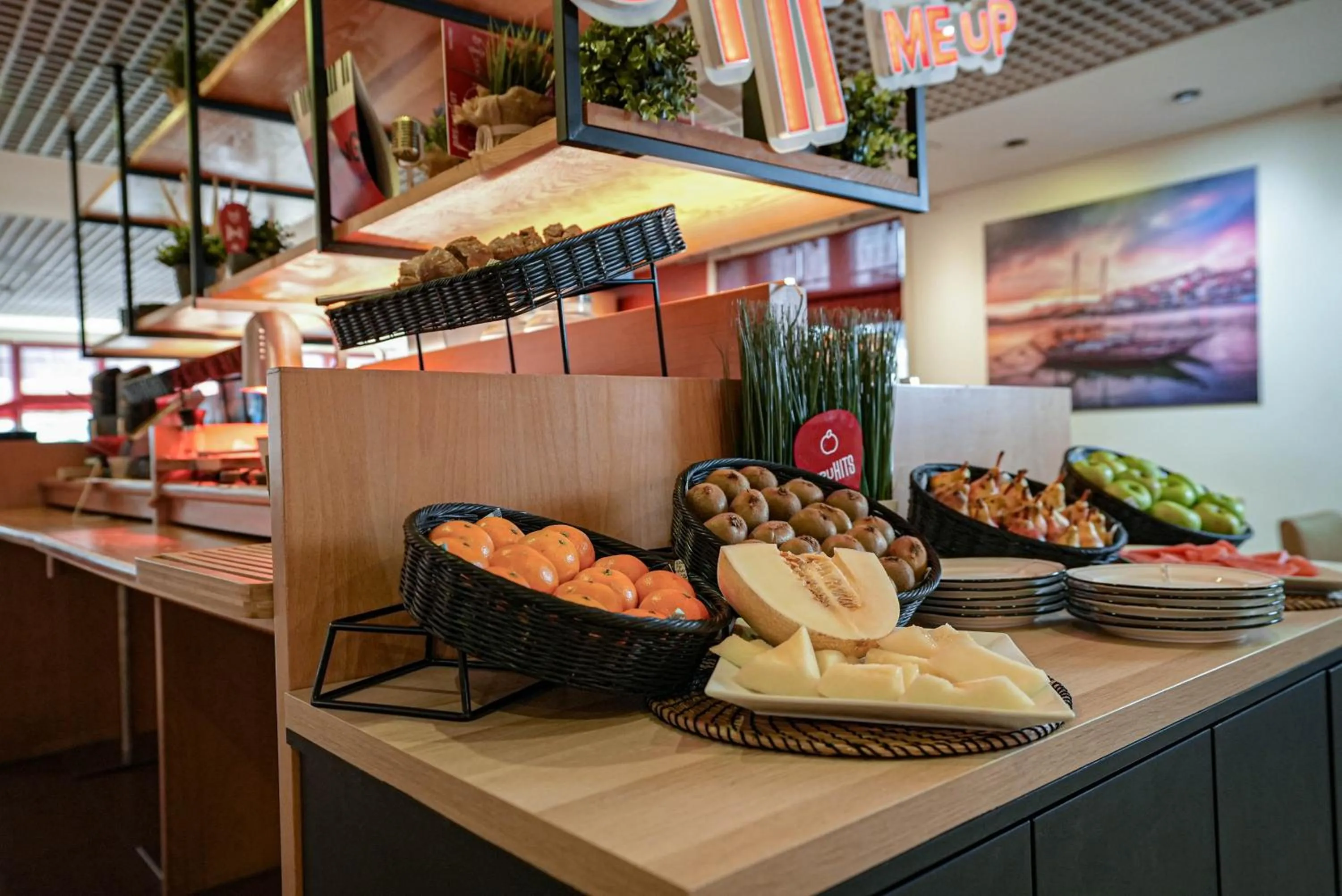 Breakfast in ibis Porto Centro São Bento