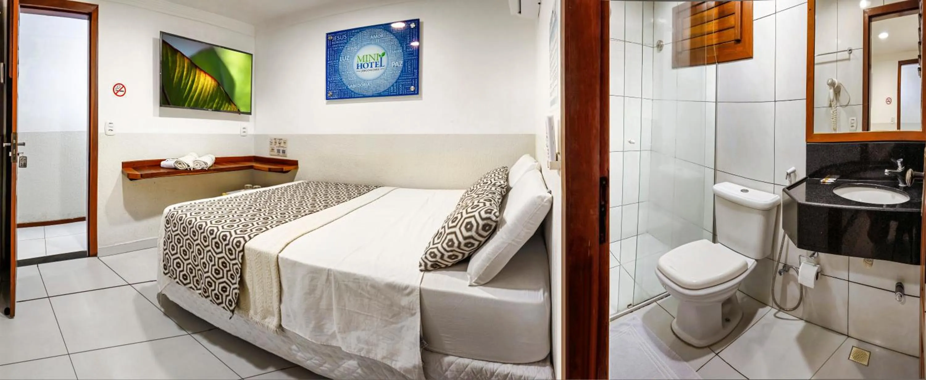 Bedroom, Bed in Mini Hotel