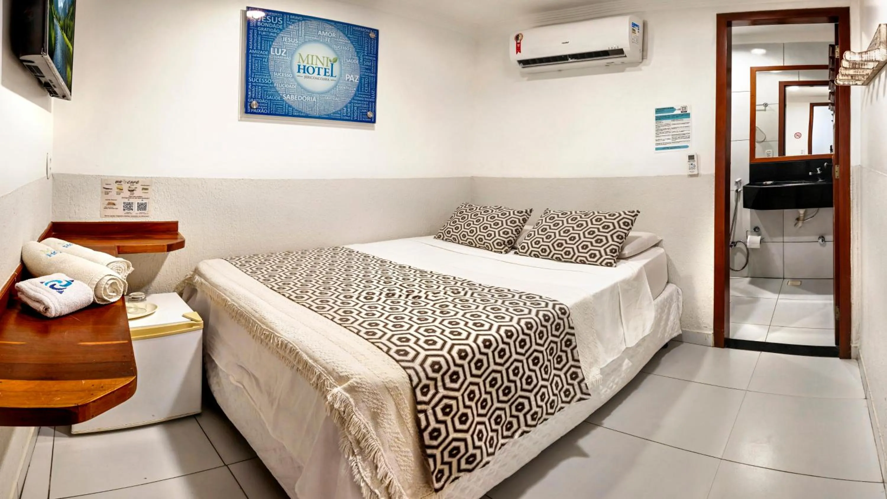 Bedroom, Bed in Mini Hotel