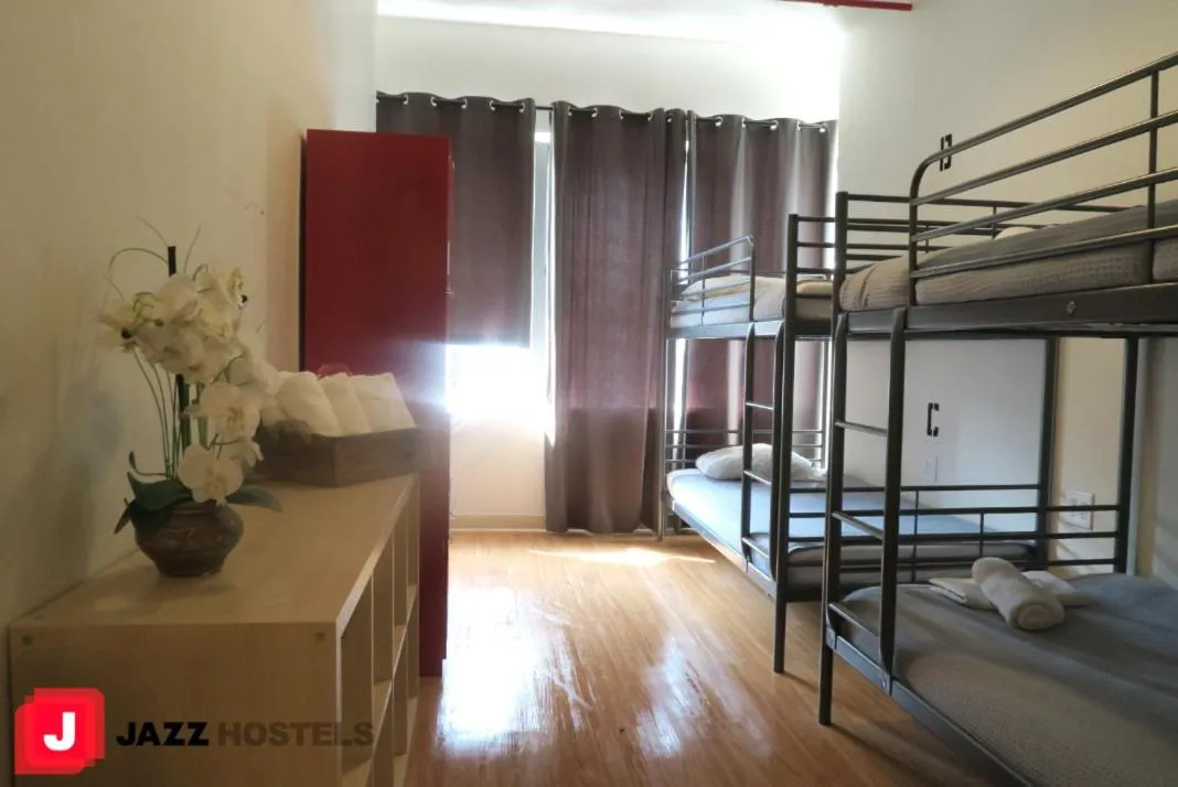 Jazz on the Park Youth Hostel