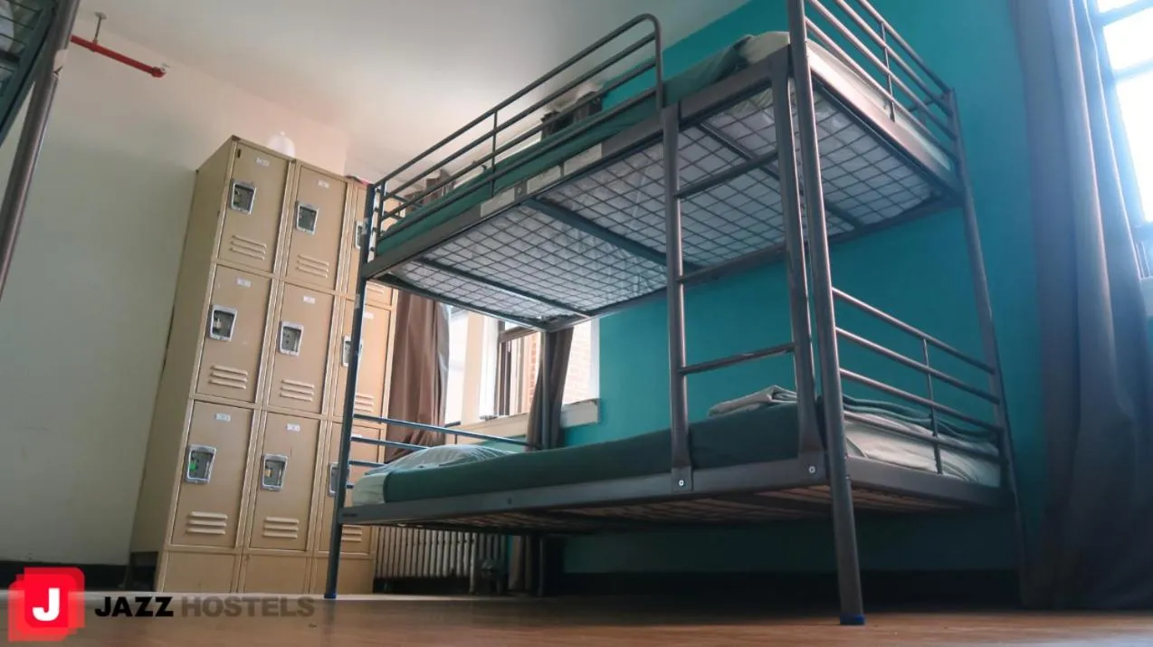 Bunk Bed in Jazz on the Park Youth Hostel