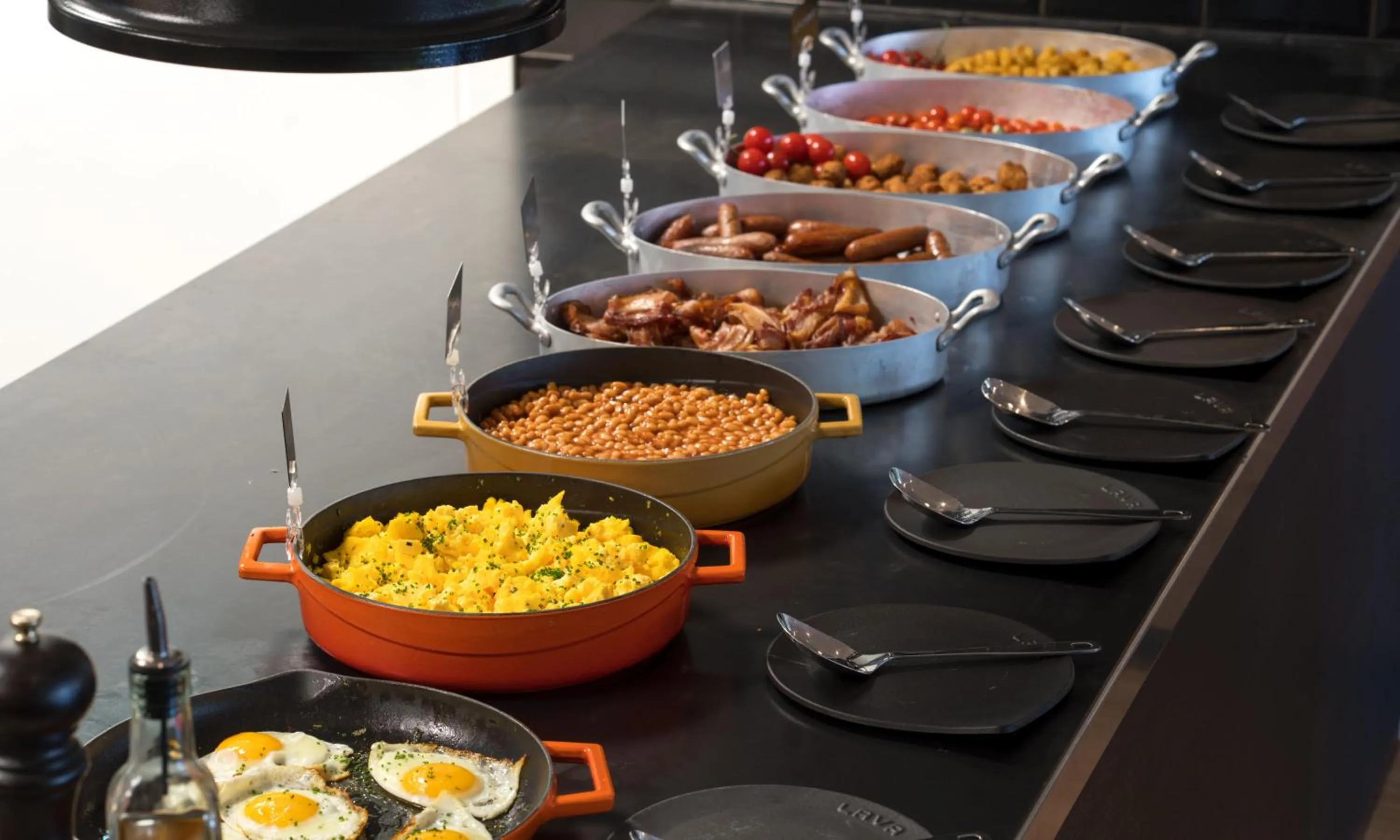 Buffet breakfast in Thon Hotel Gardermoen