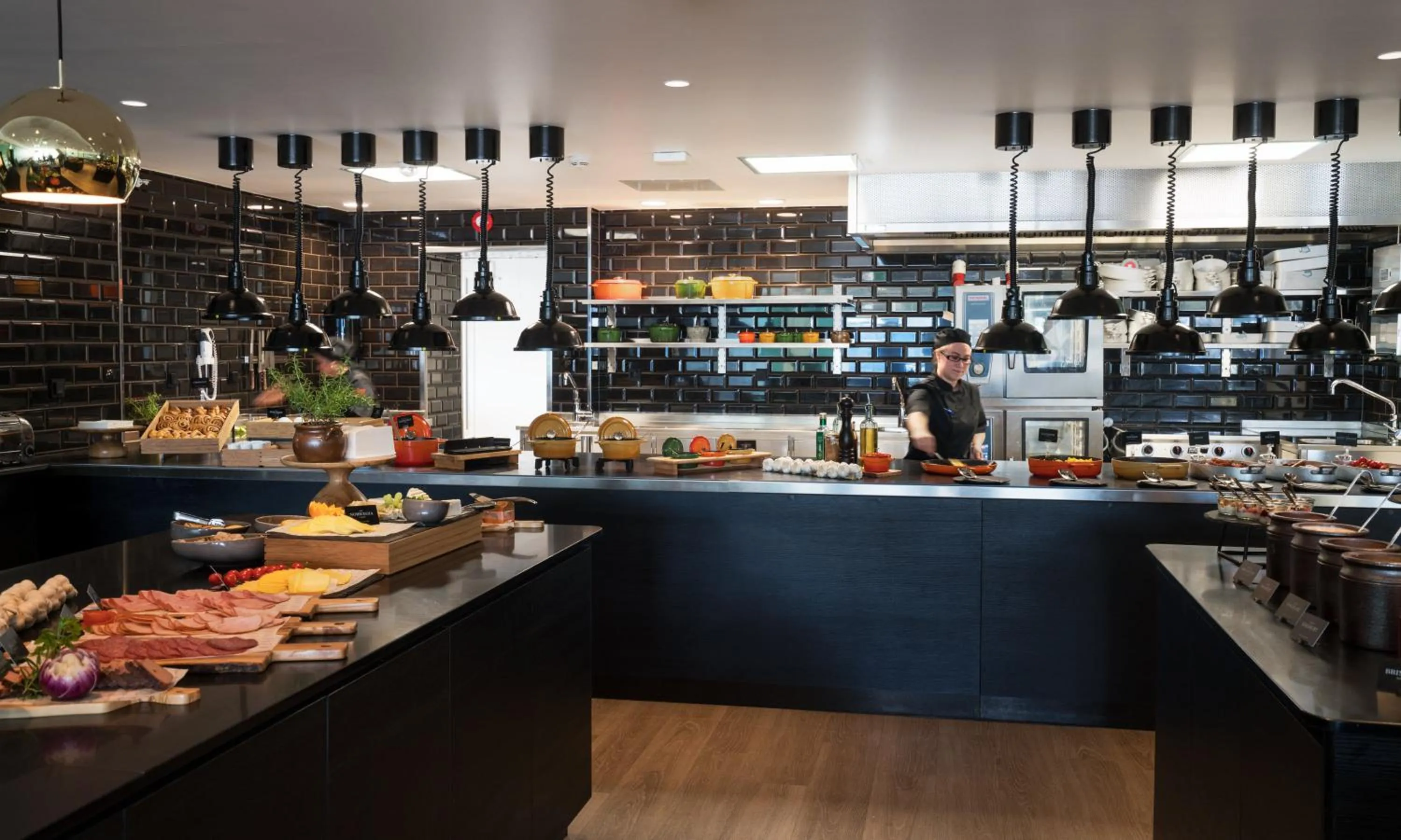 Buffet breakfast in Thon Hotel Gardermoen