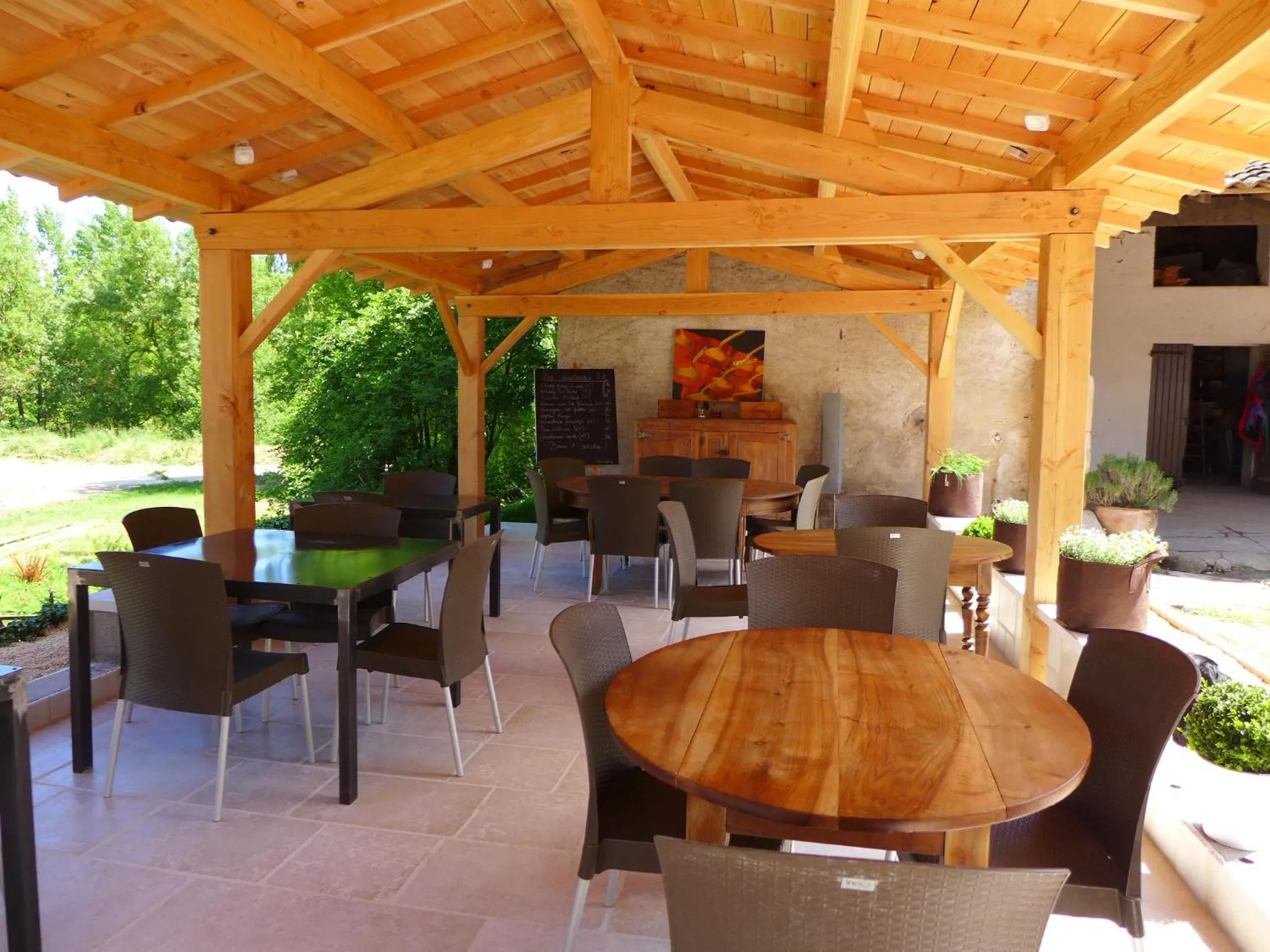 Patio in Le Moulin de Saint-Julien