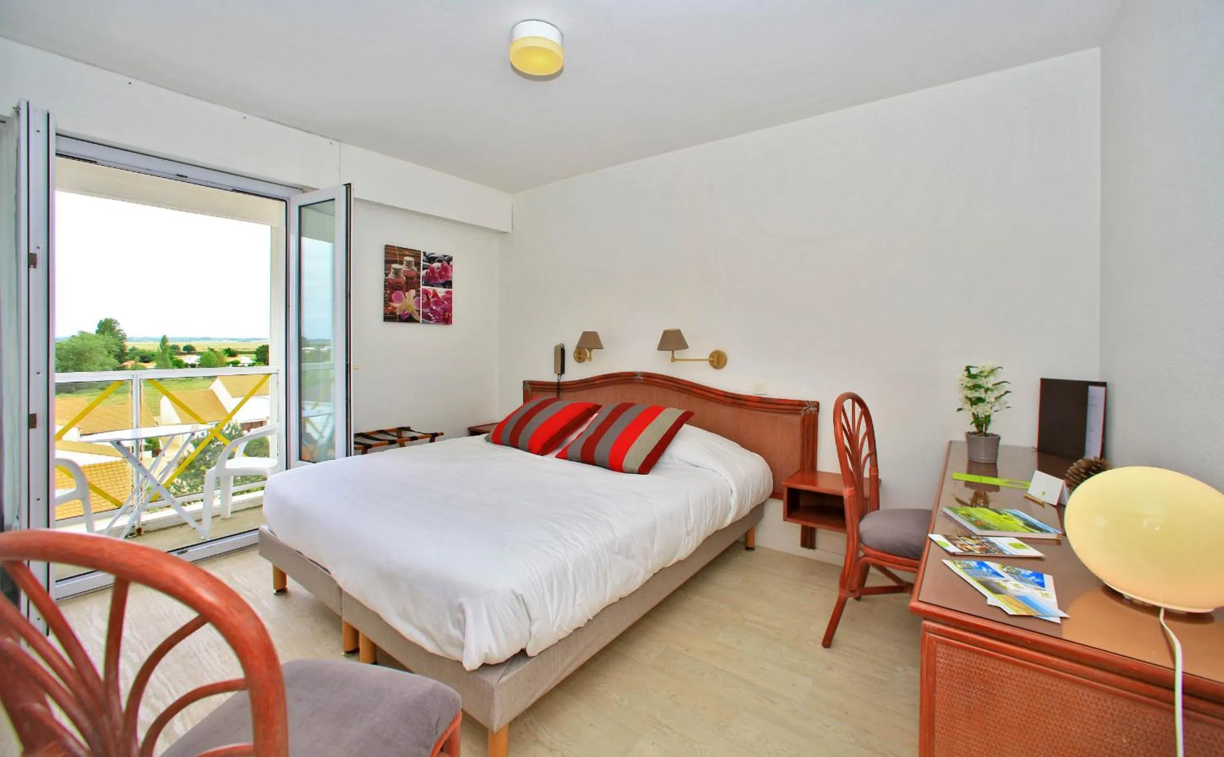 Photo of the whole room in Logis Les Cols Verts