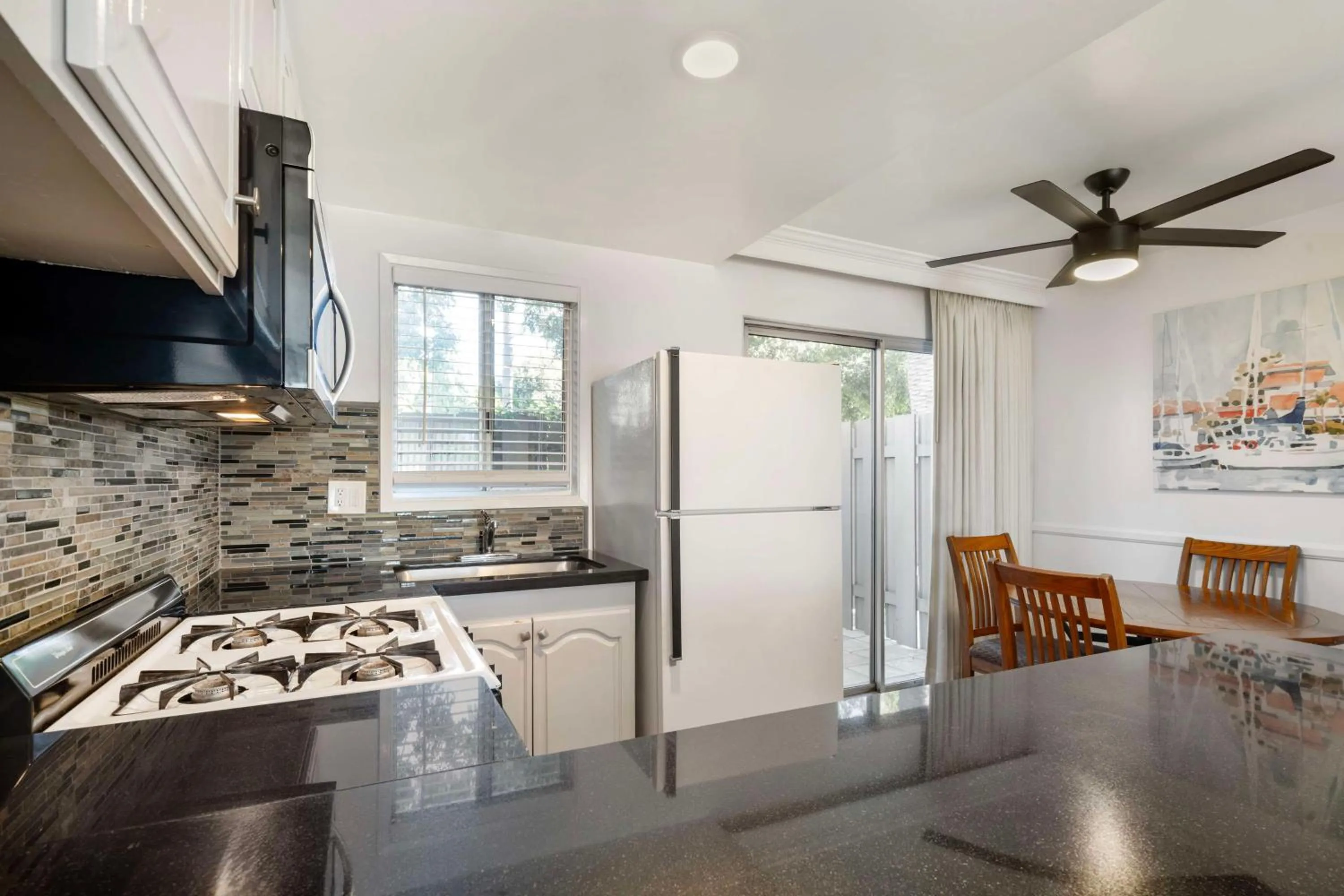 Bedroom in Best Western Plus Santa Barbara