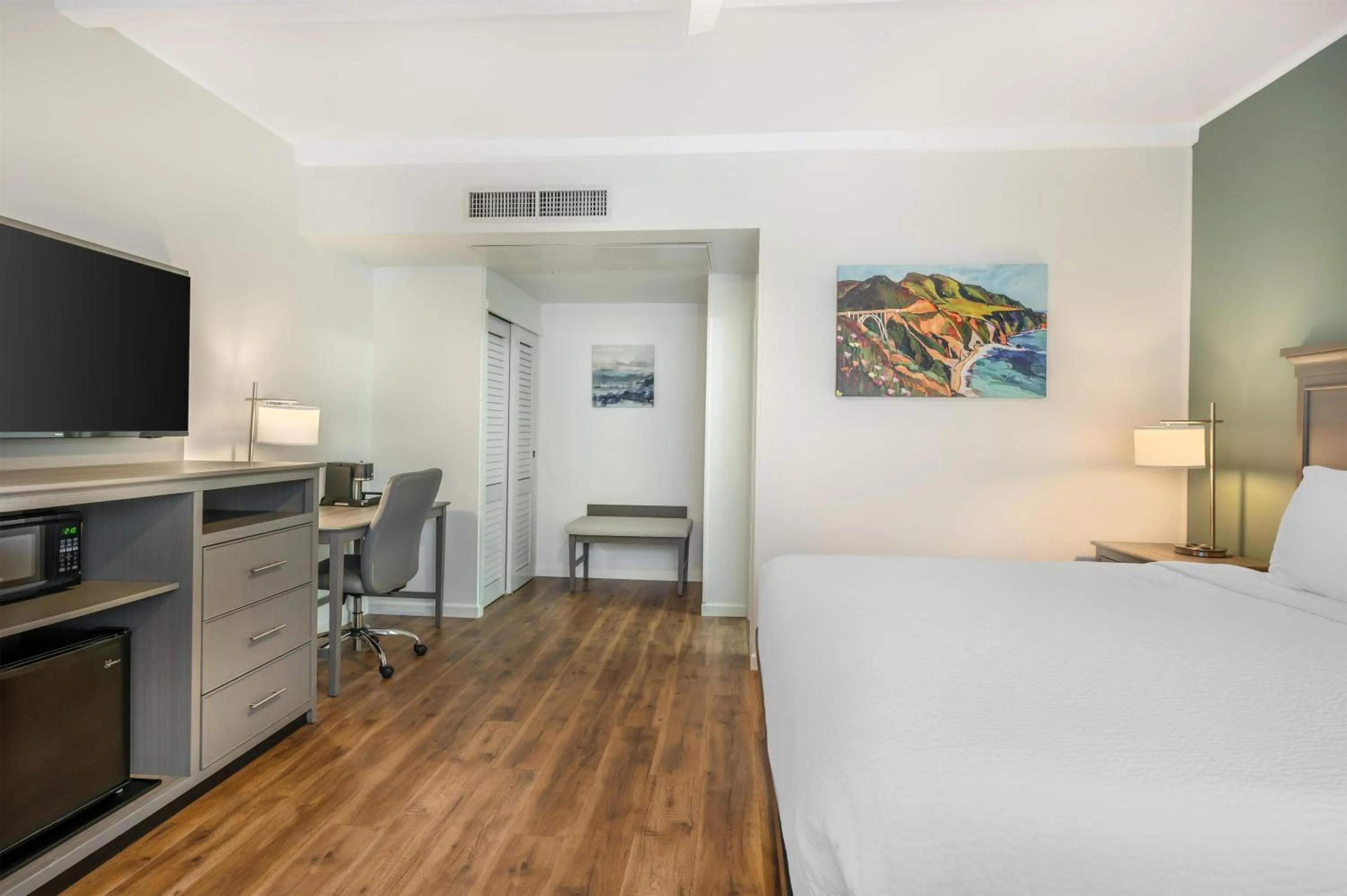 Bedroom, Bed in Best Western Plus Santa Barbara