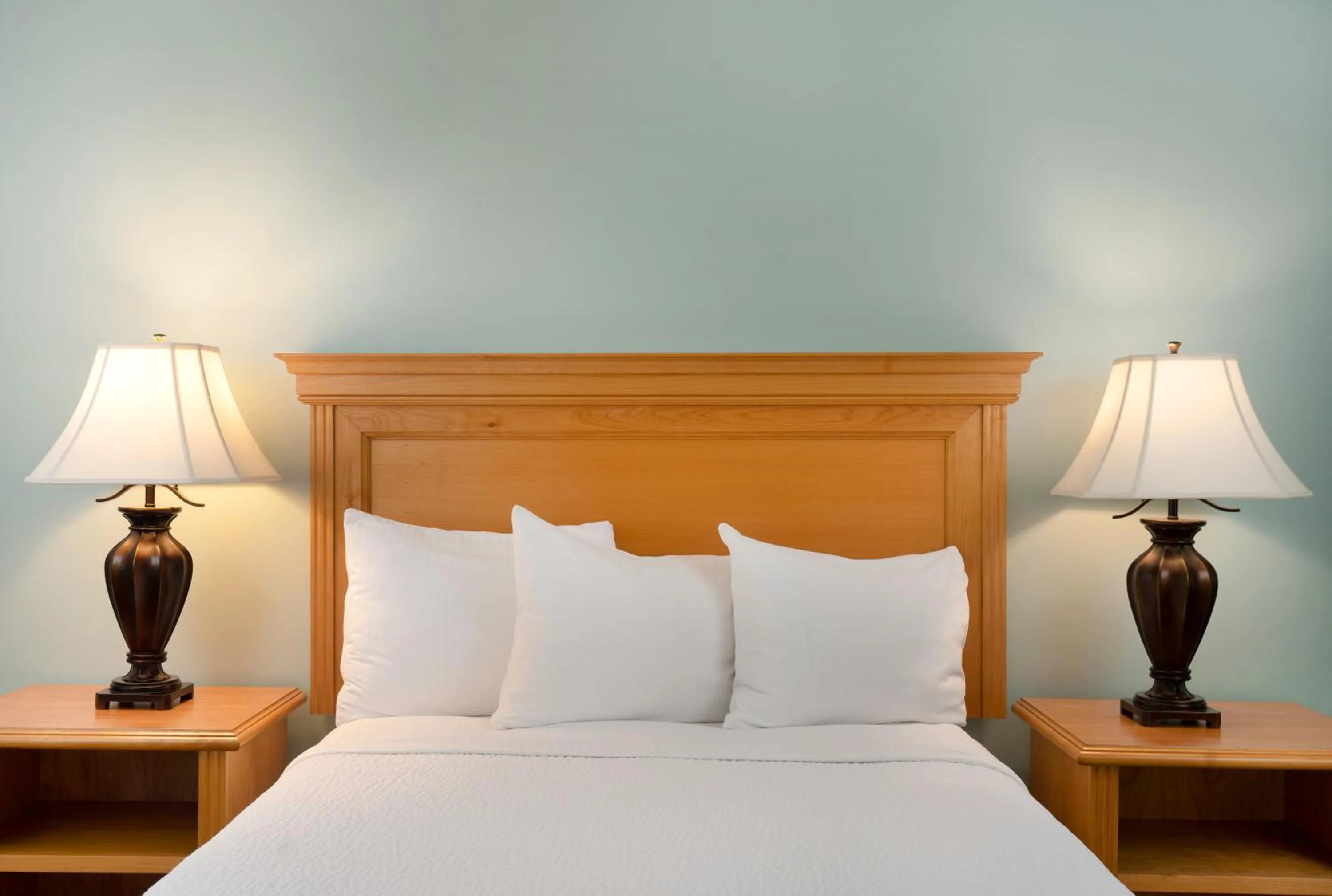 Bed in Best Western Plus Santa Barbara