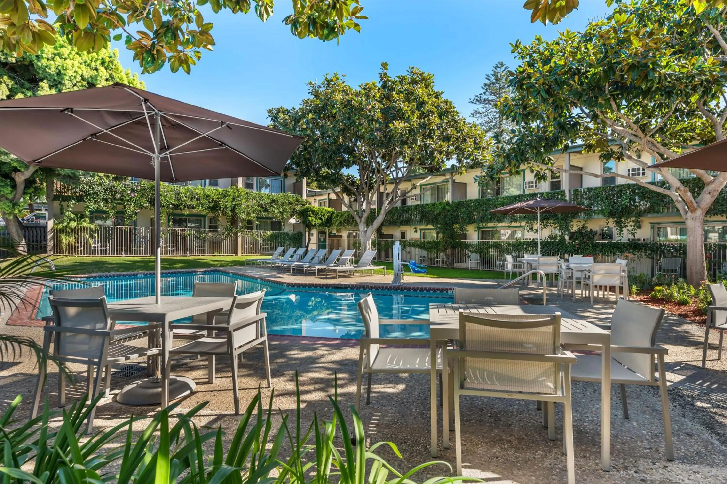 Pool view in Best Western Plus Santa Barbara