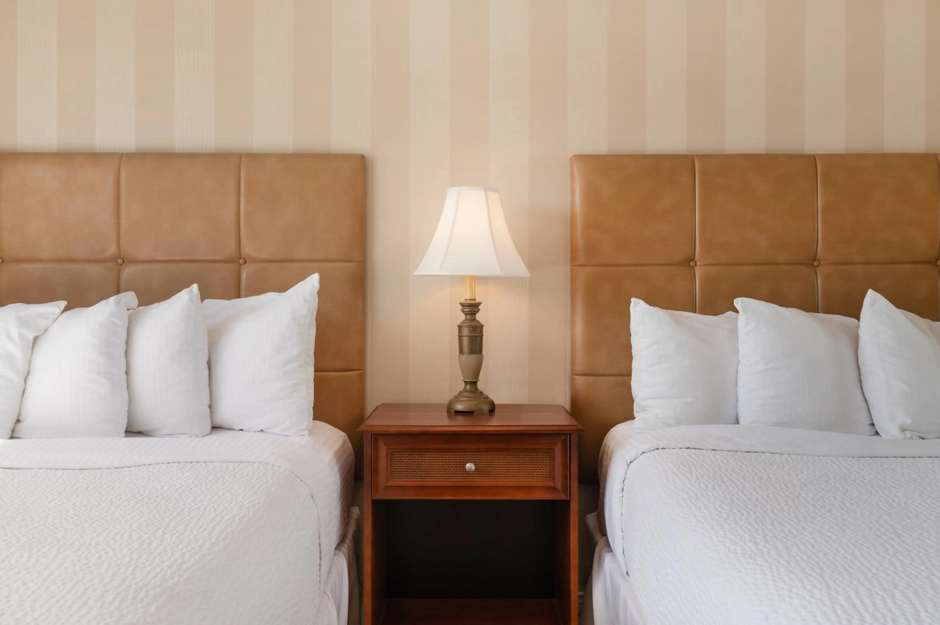 Bedroom, Bed in Best Western Plus Santa Barbara