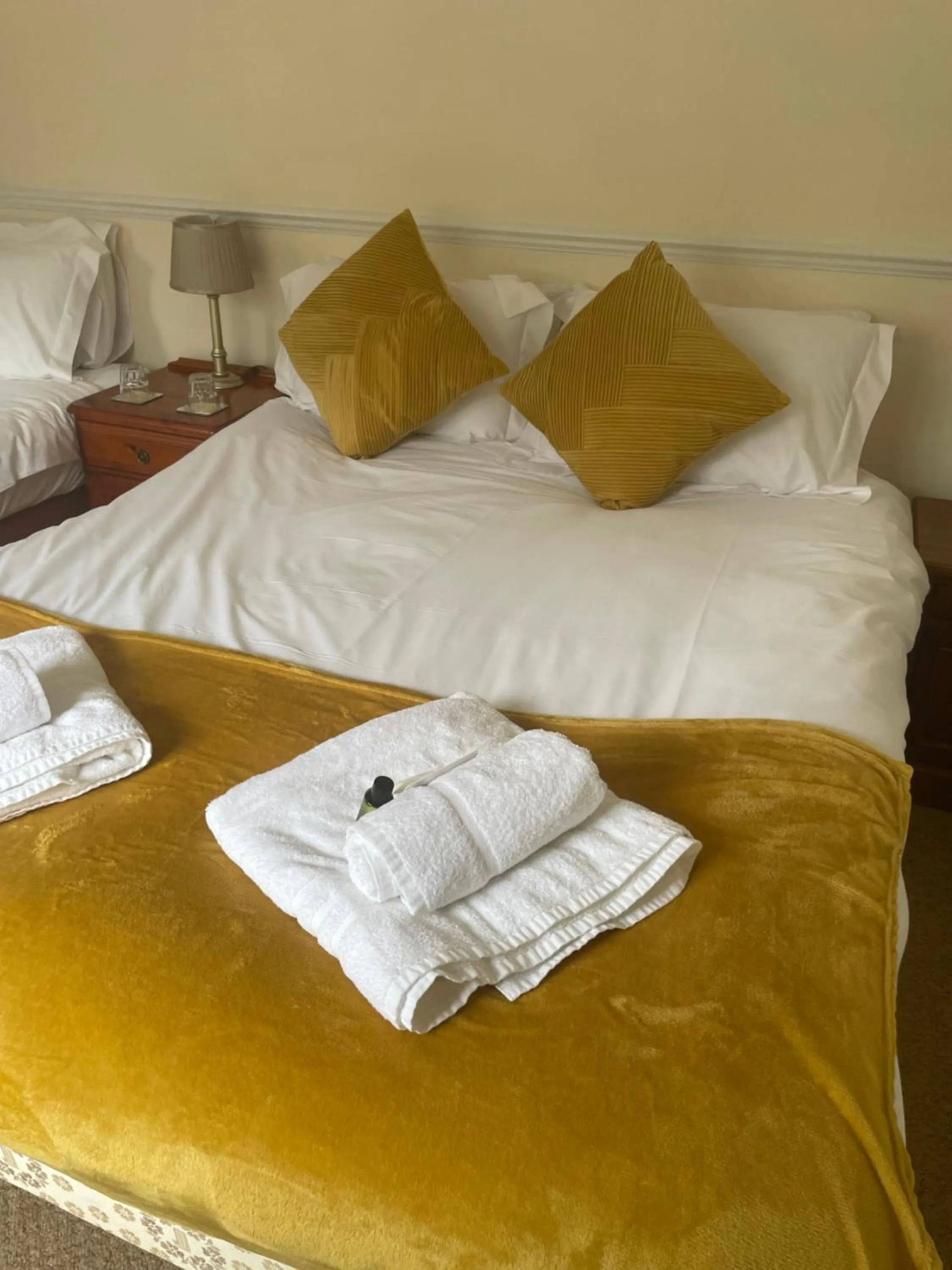 Bed in The Kings Arms Inn