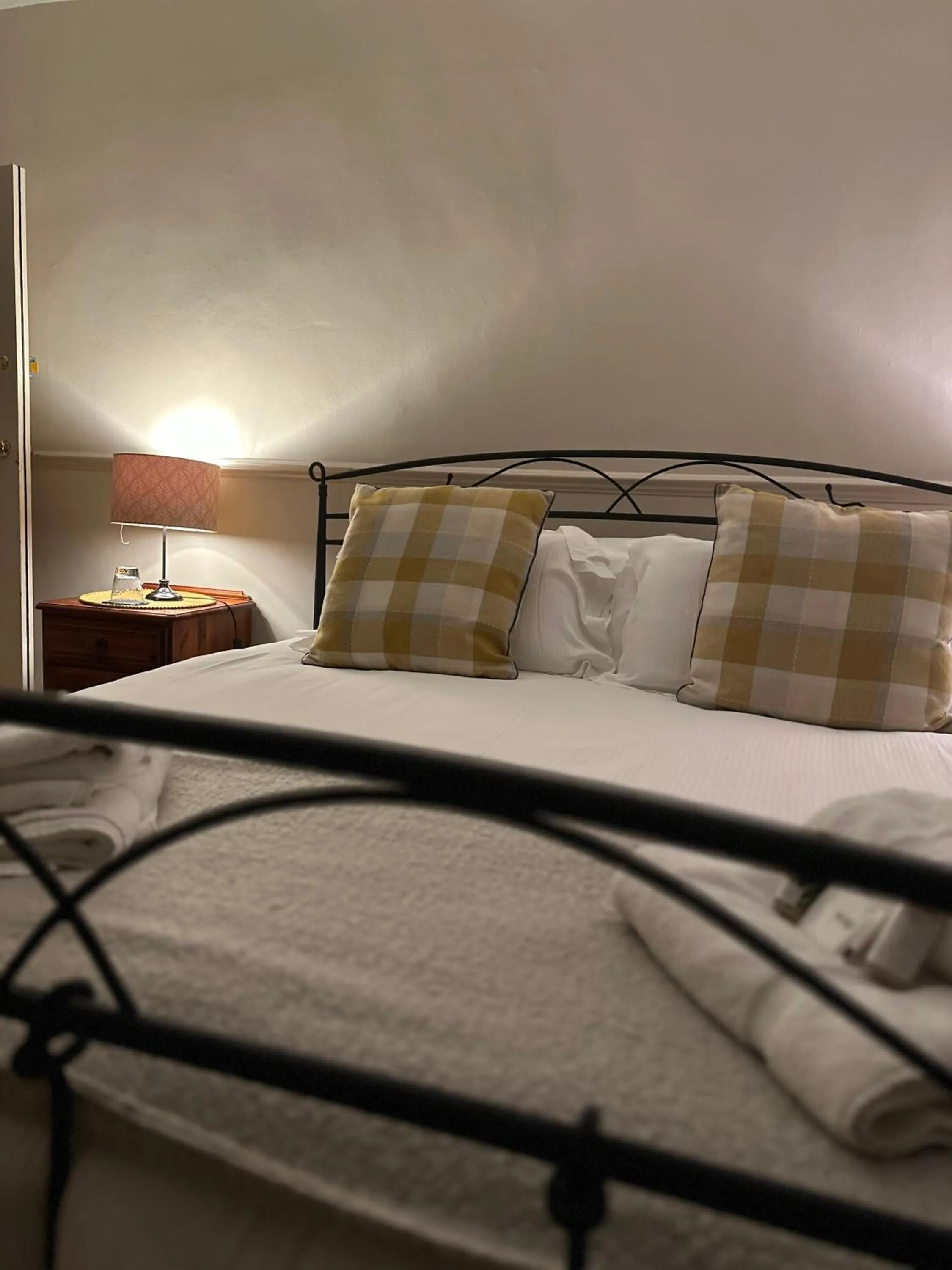 Bed in The Kings Arms Inn