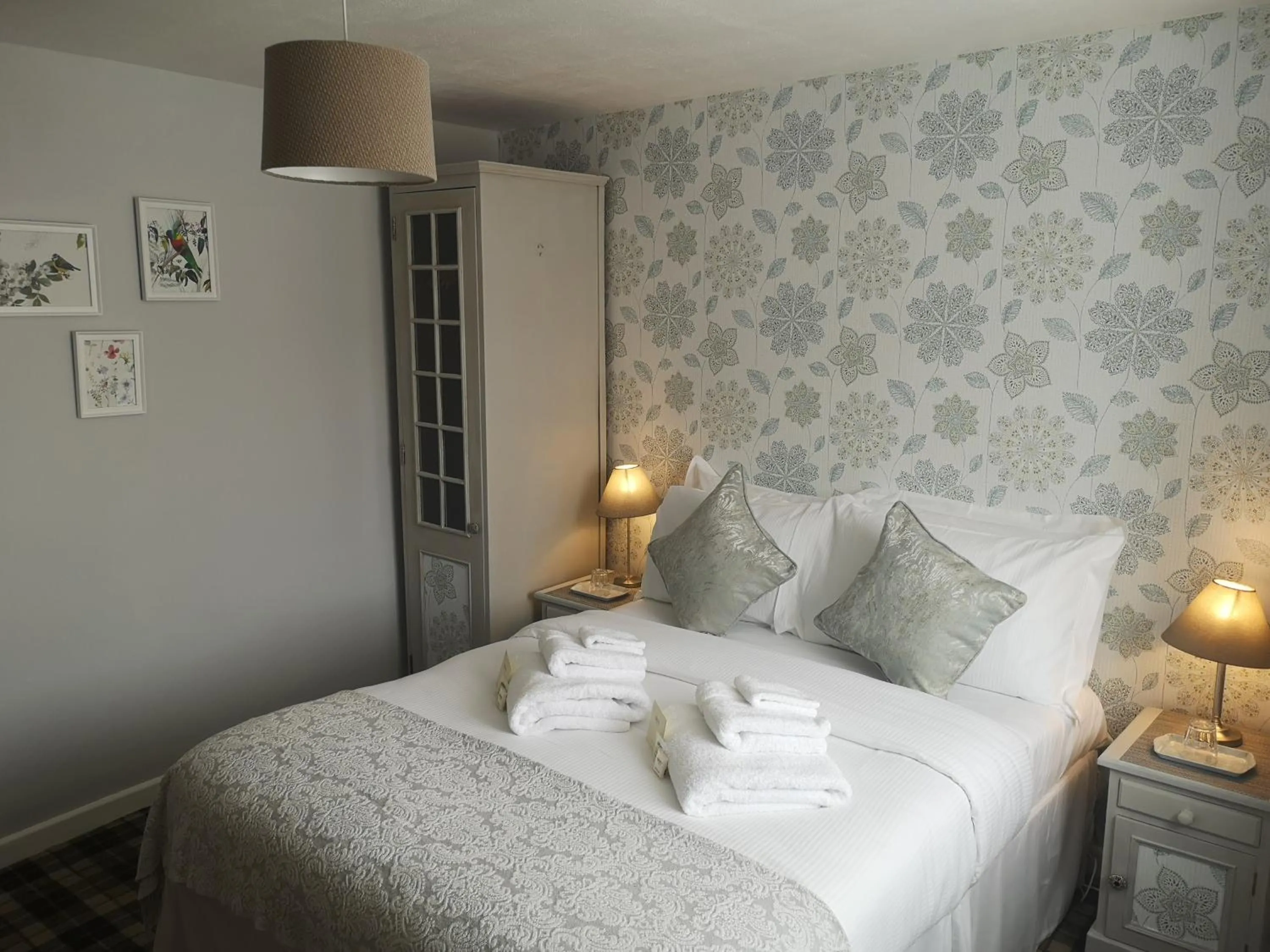 Bed in The Kings Arms Inn