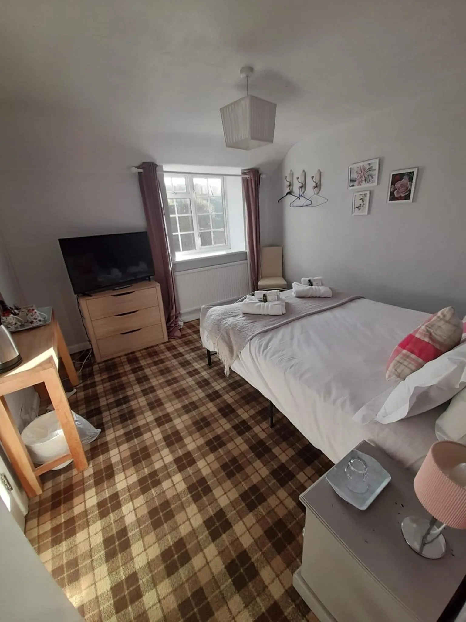 Bed in The Kings Arms Inn