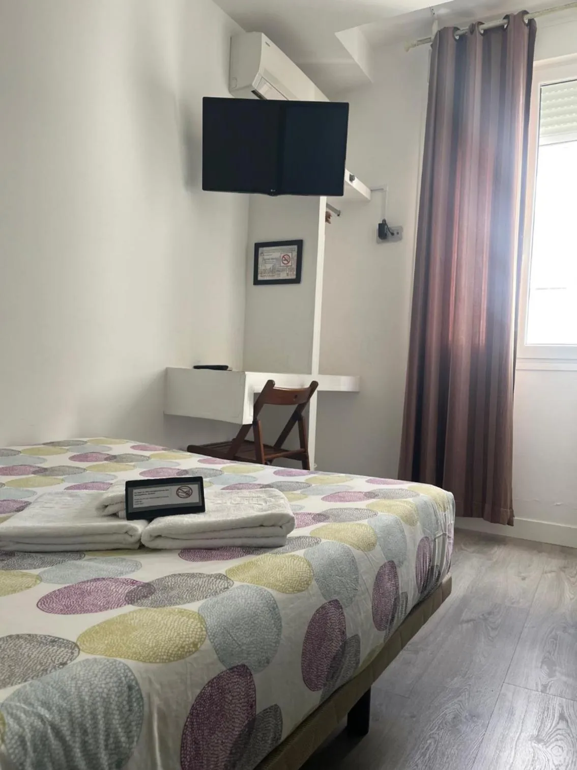 Bed in Hostal Abril Madrid