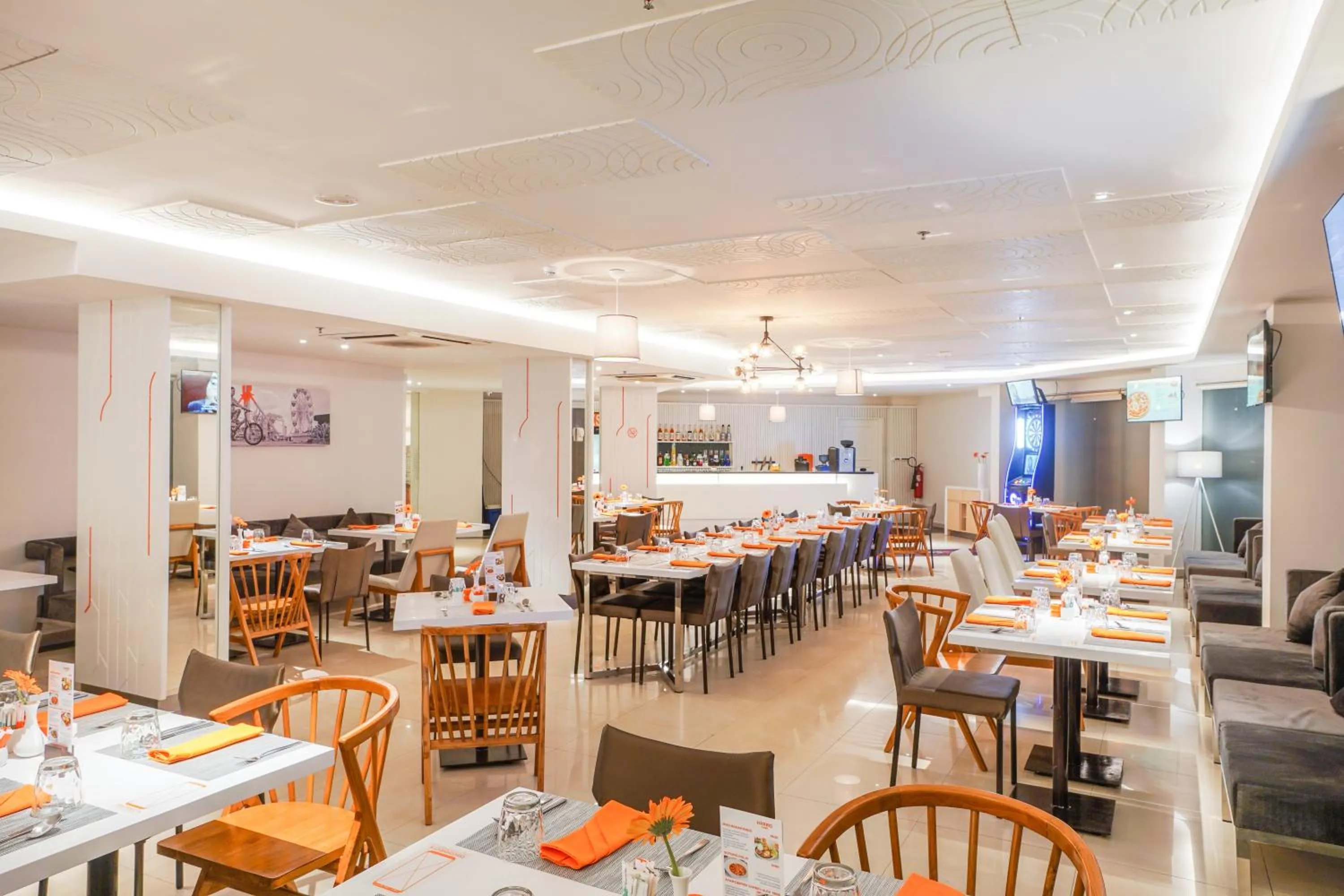 Restaurant/places to eat in HARRIS Resort Batam Waterfront