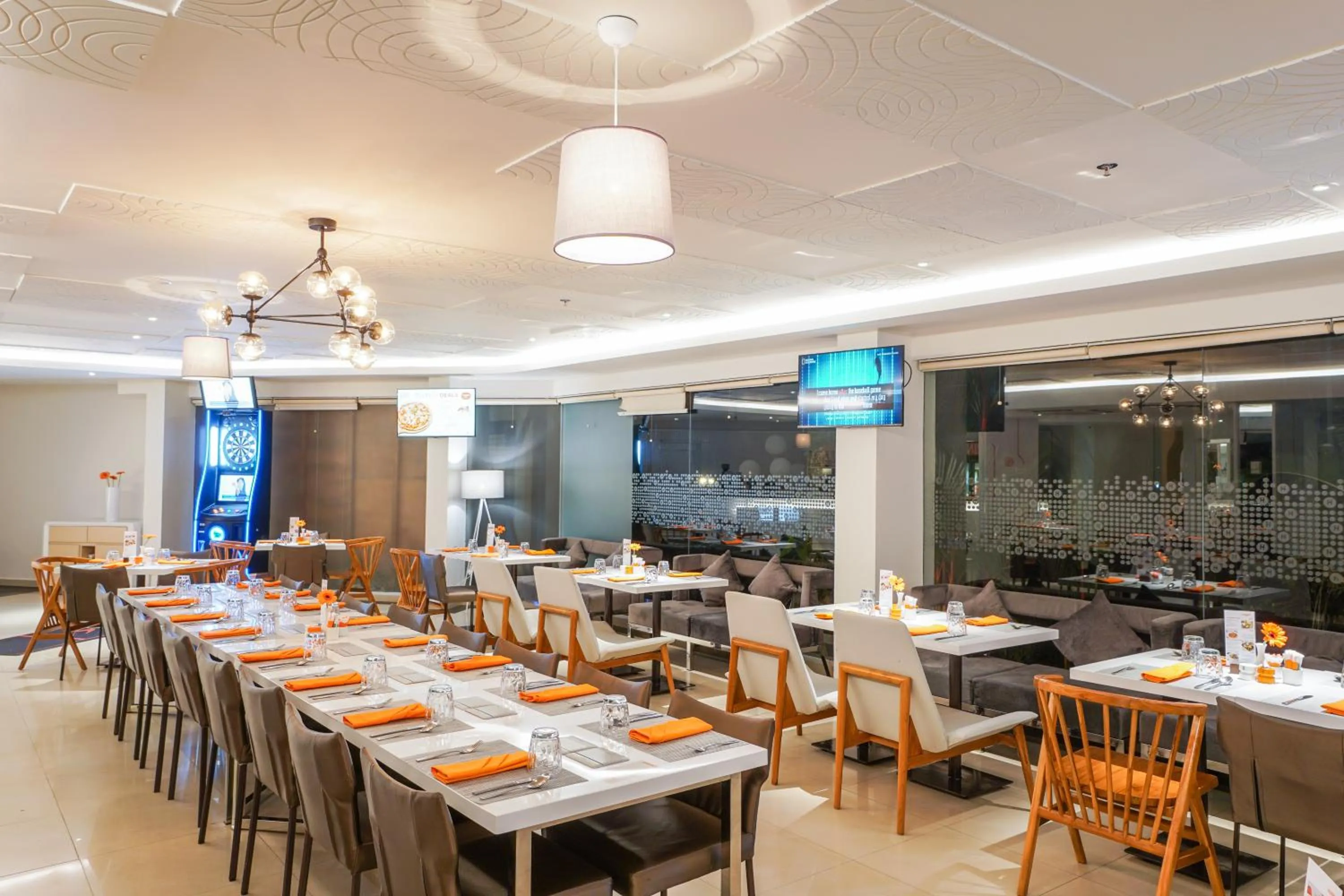 Restaurant/places to eat in HARRIS Resort Batam Waterfront