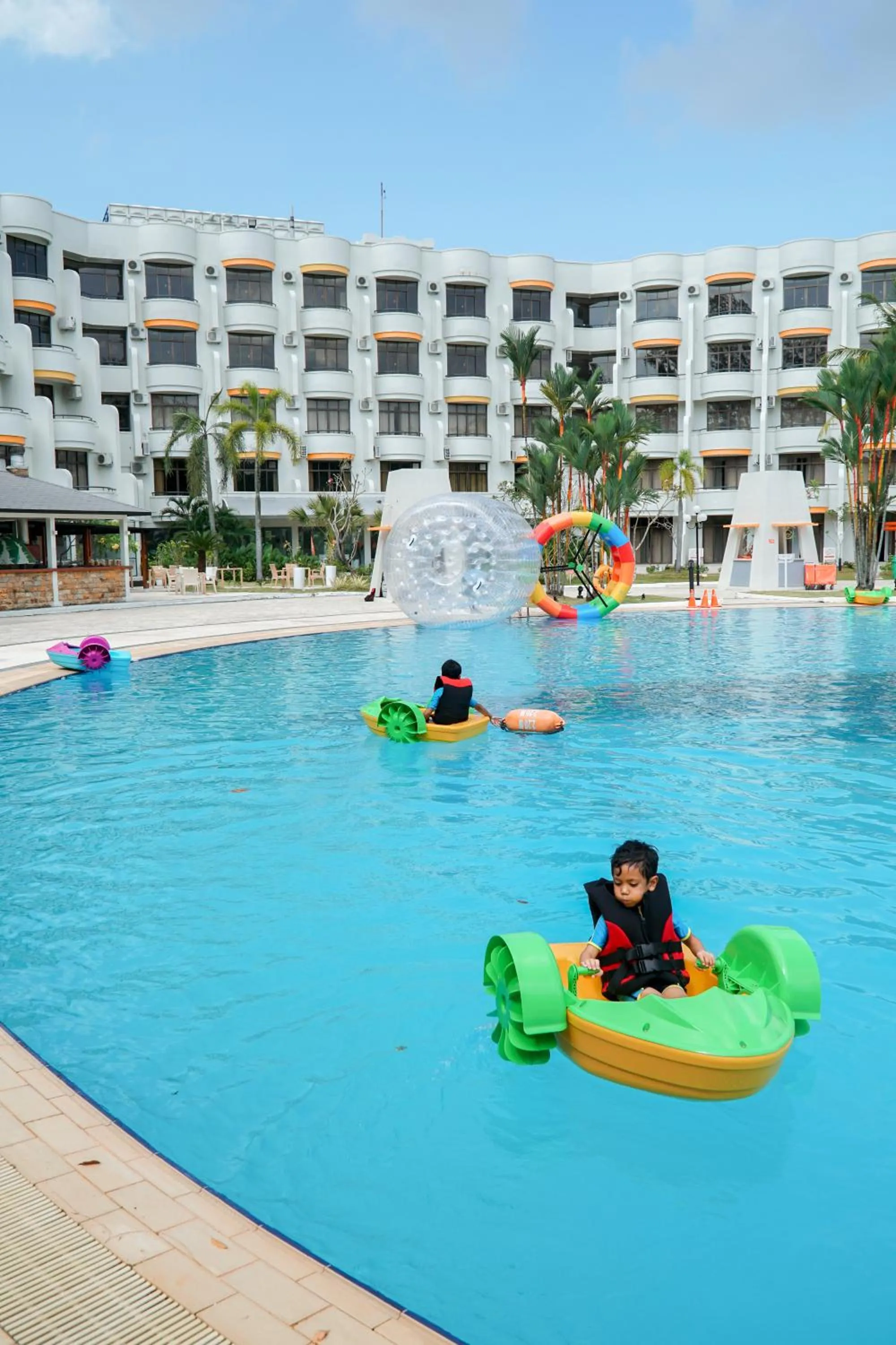 Swimming pool in HARRIS Resort Batam Waterfront