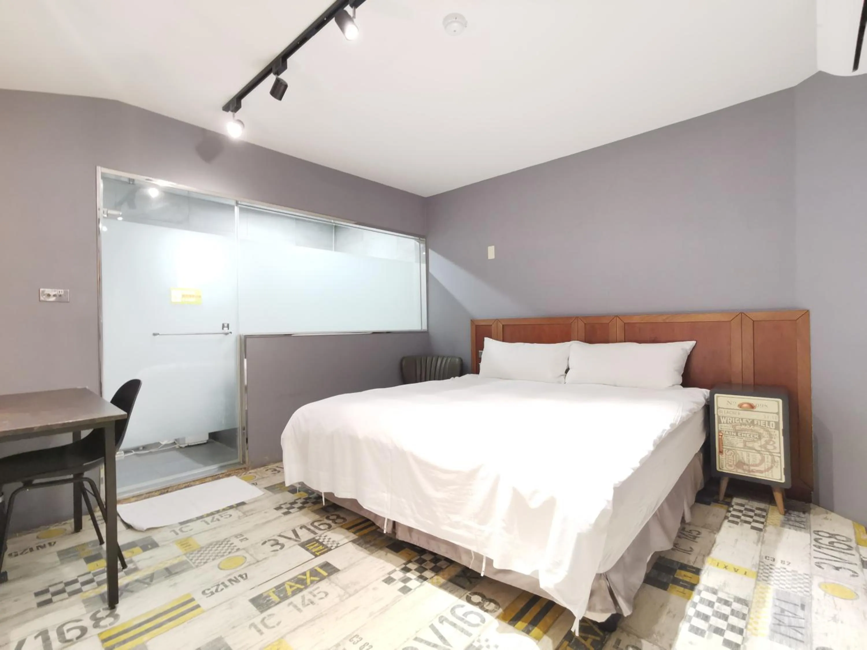 Bedroom, Bed in Slow Wow Hot Spring Hotel