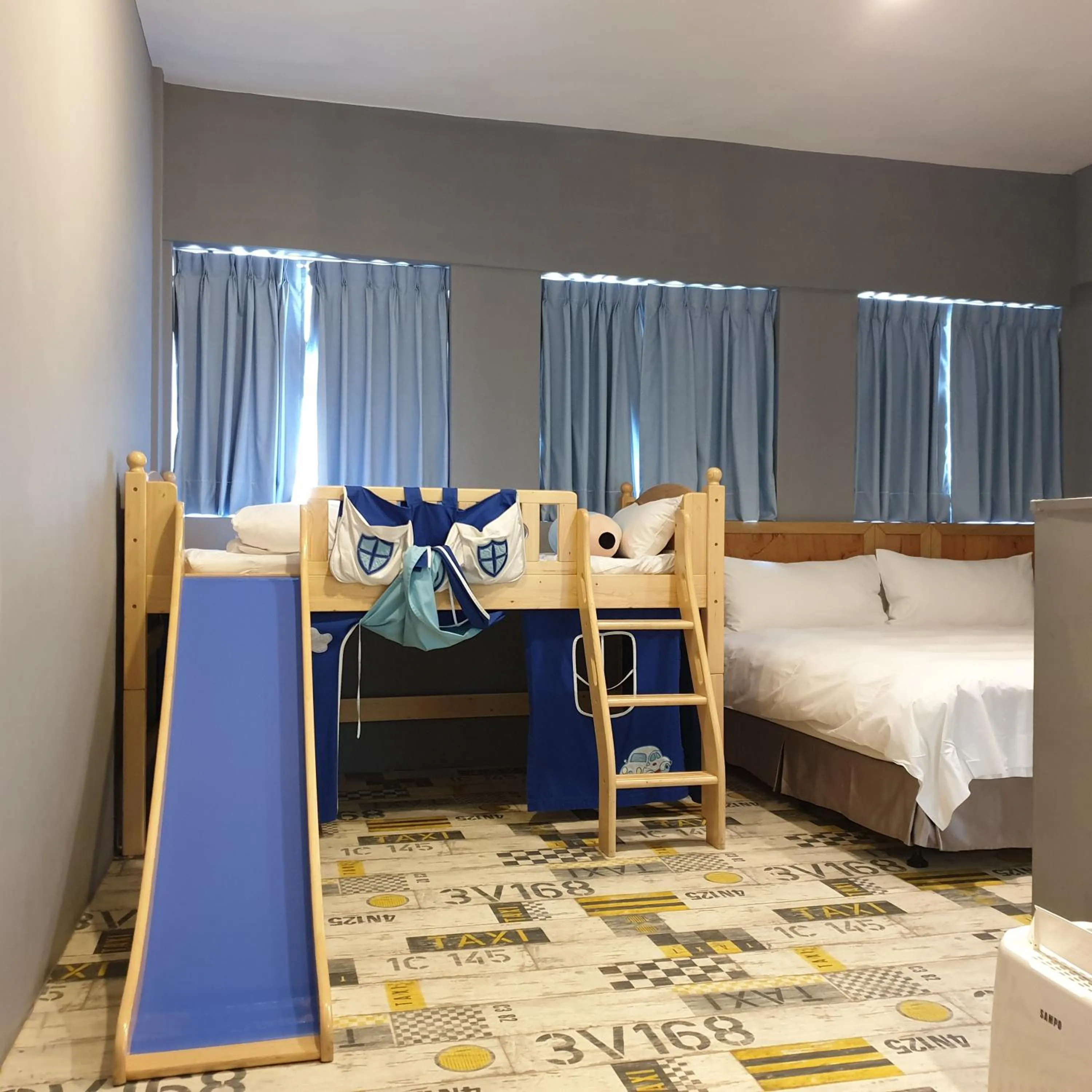 bunk bed, Bed in Slow Wow Hot Spring Hotel