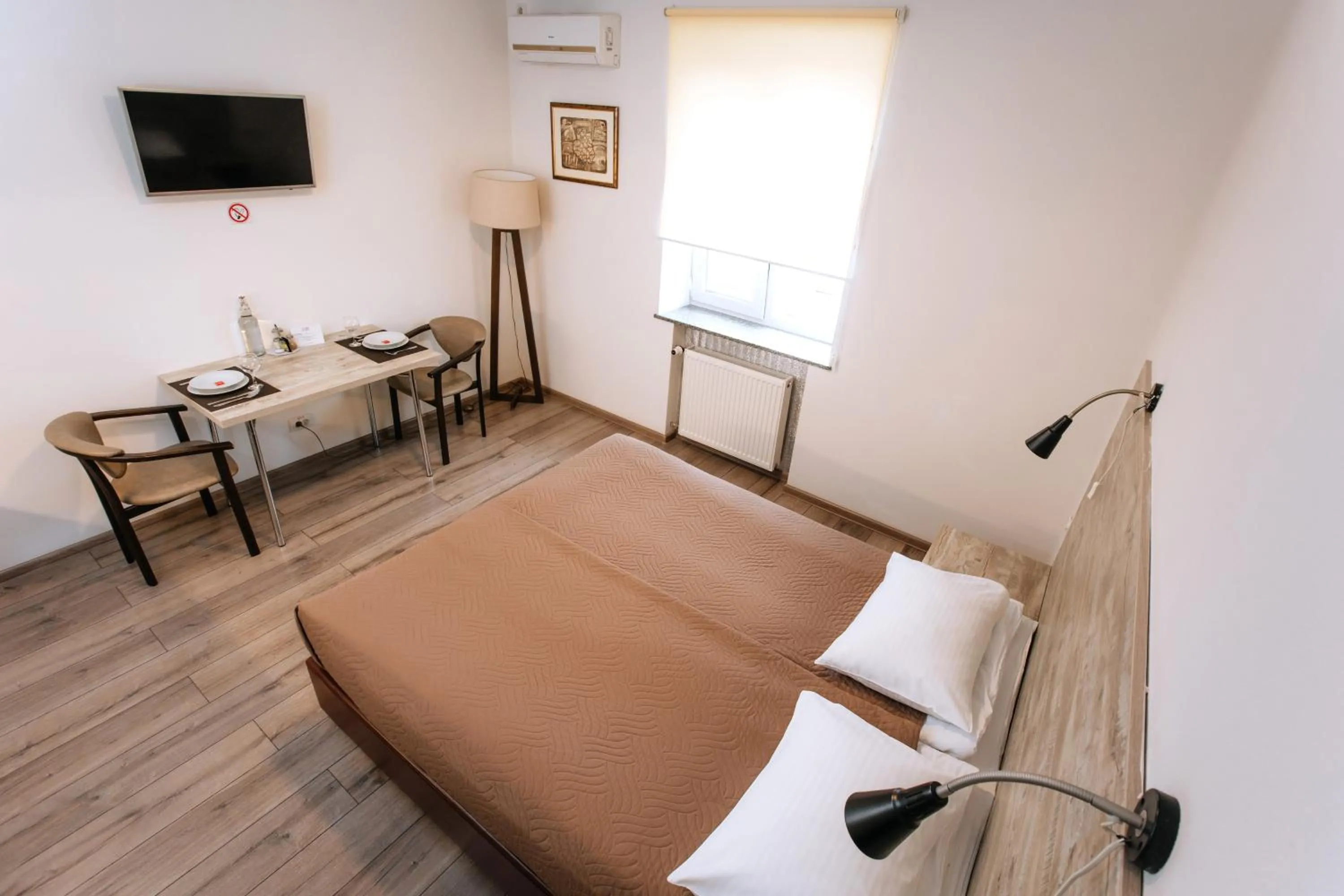 Photo of the whole room, Bed in Smart Apart