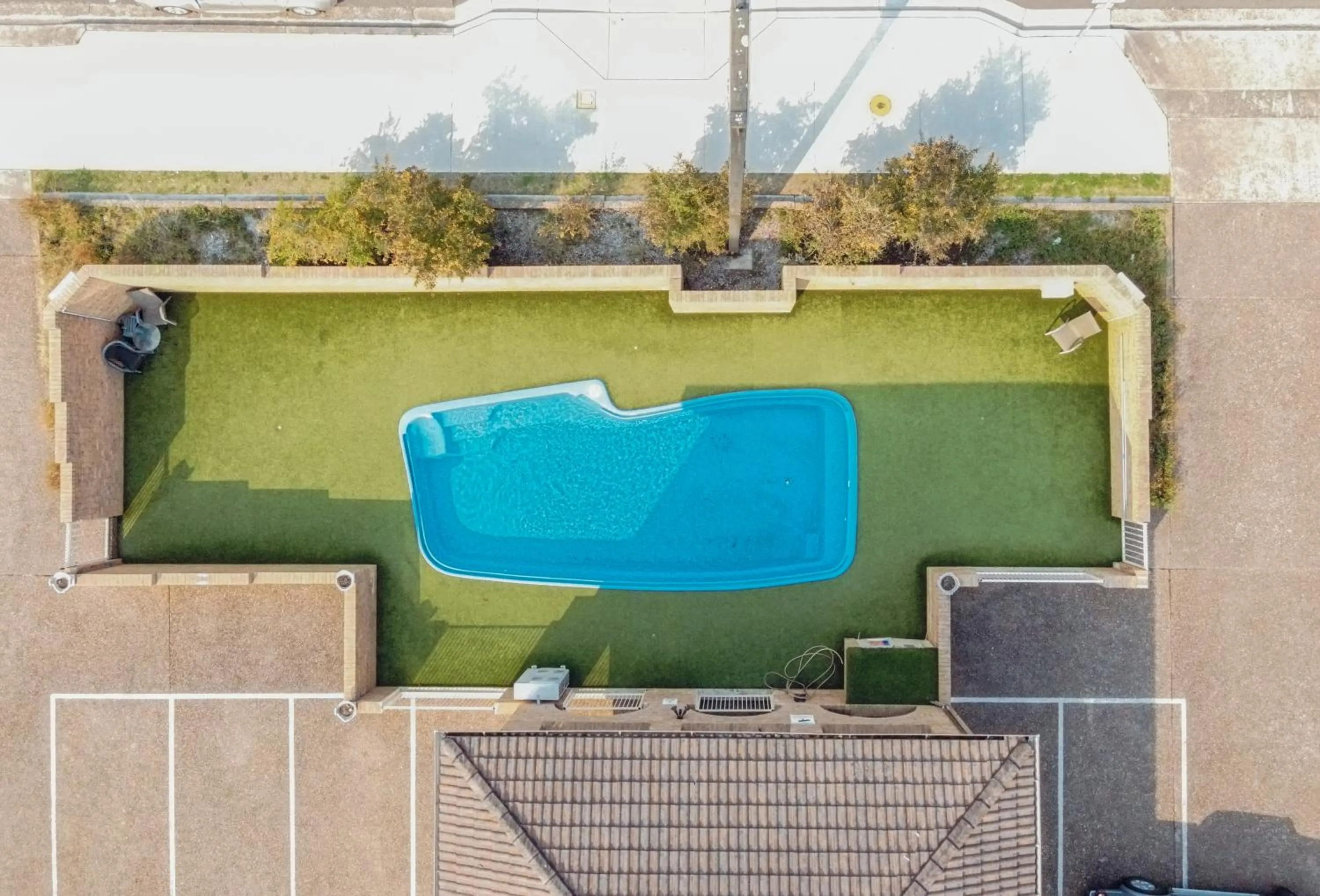Swimming pool in Cumberland Motor Inn