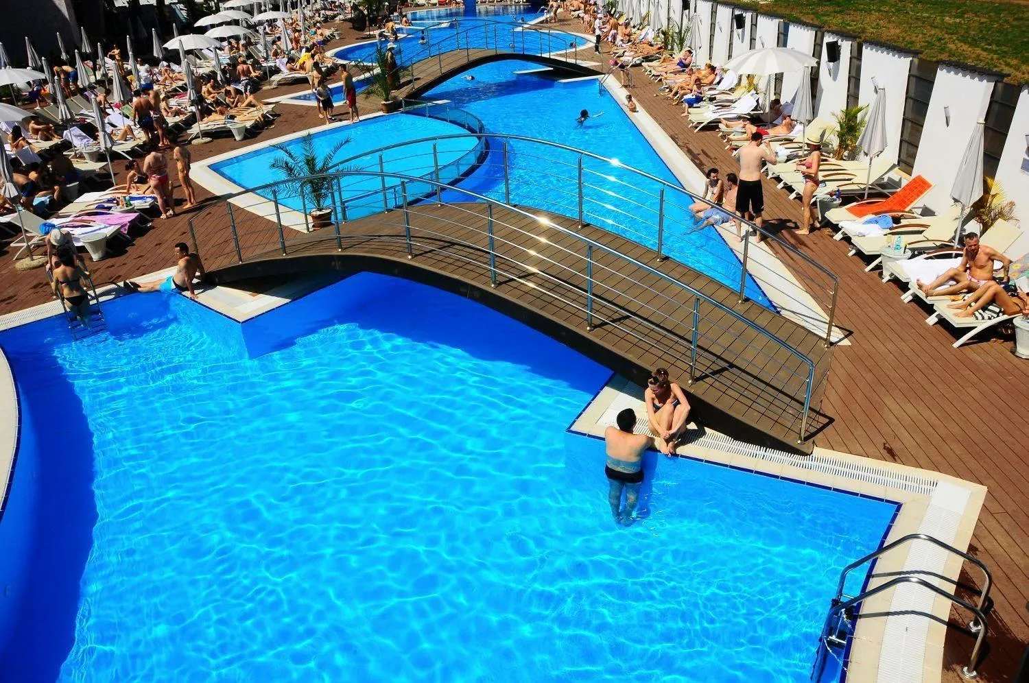 Swimming pool in Studio Residence Militari