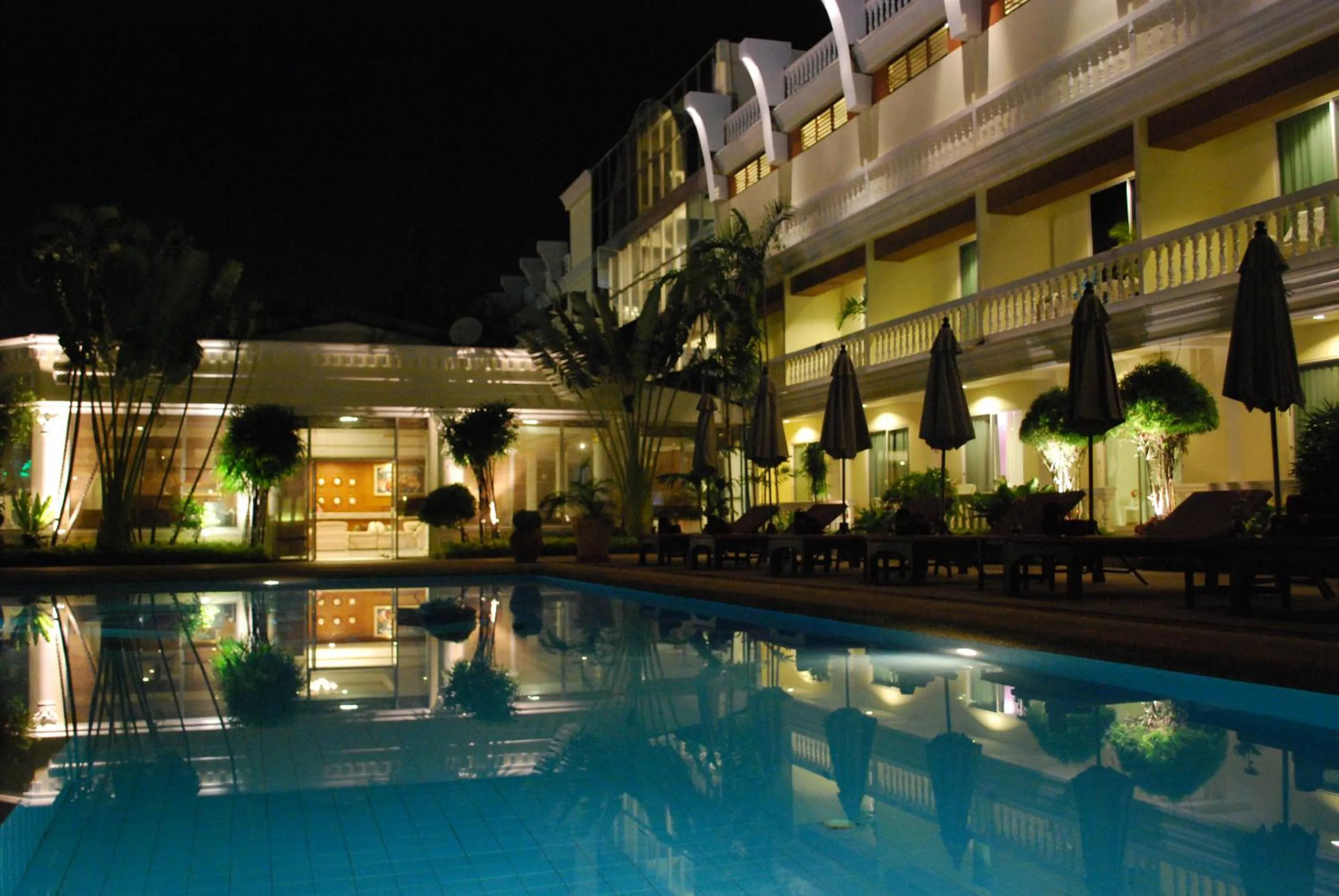 Swimming pool in Windmill Resort Hotel Pattaya
