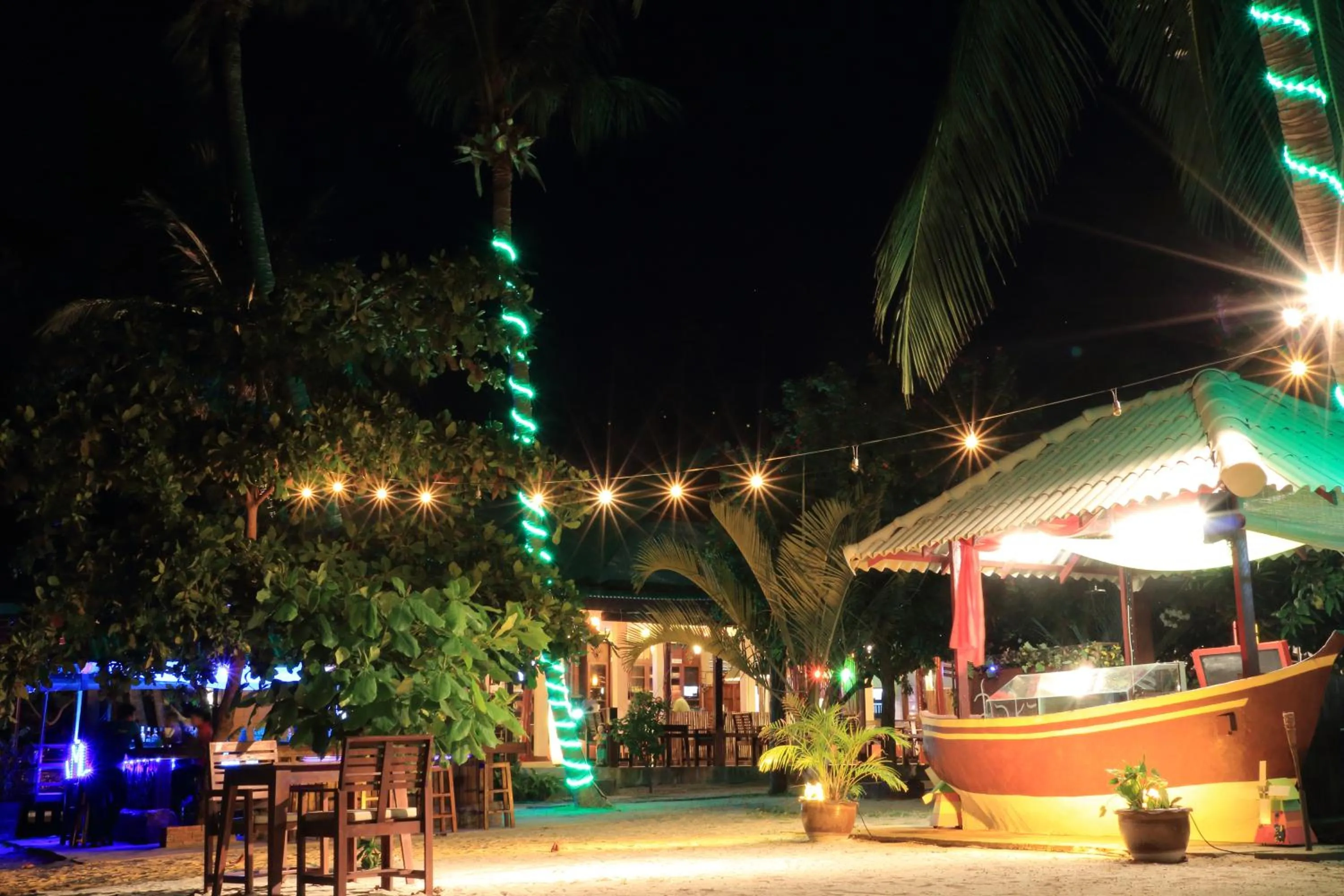 Restaurant/places to eat in Da Kanda Villa Beach Resort
